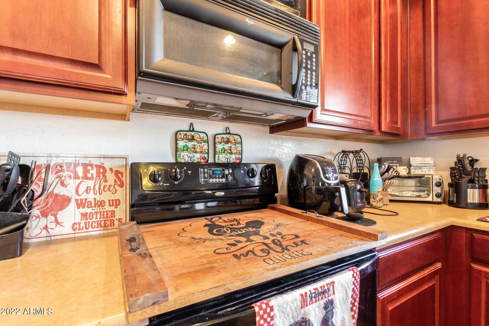 1238 W VINEYARD PLAINS Drive