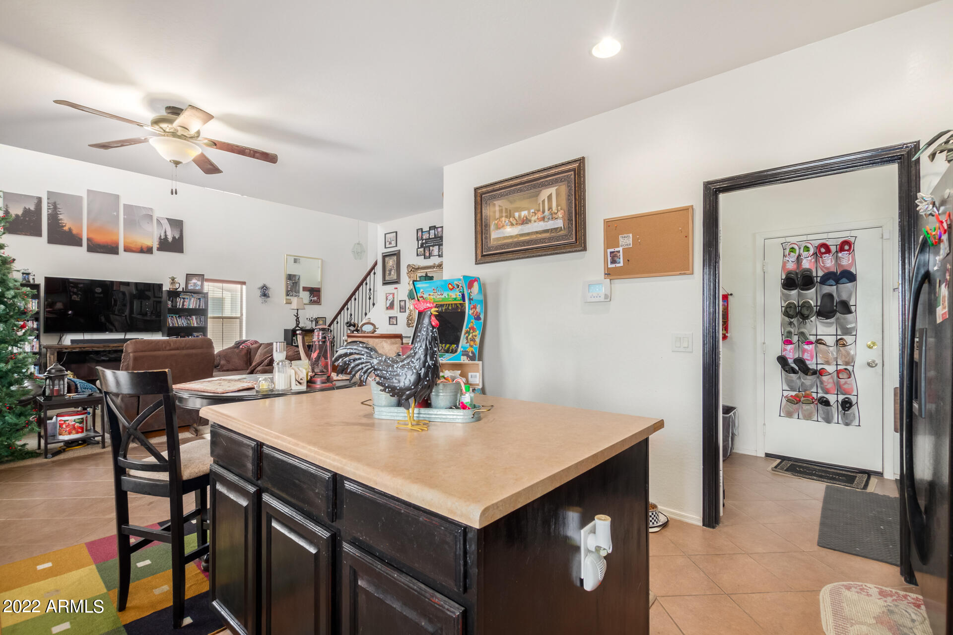 1238 W VINEYARD PLAINS Drive
