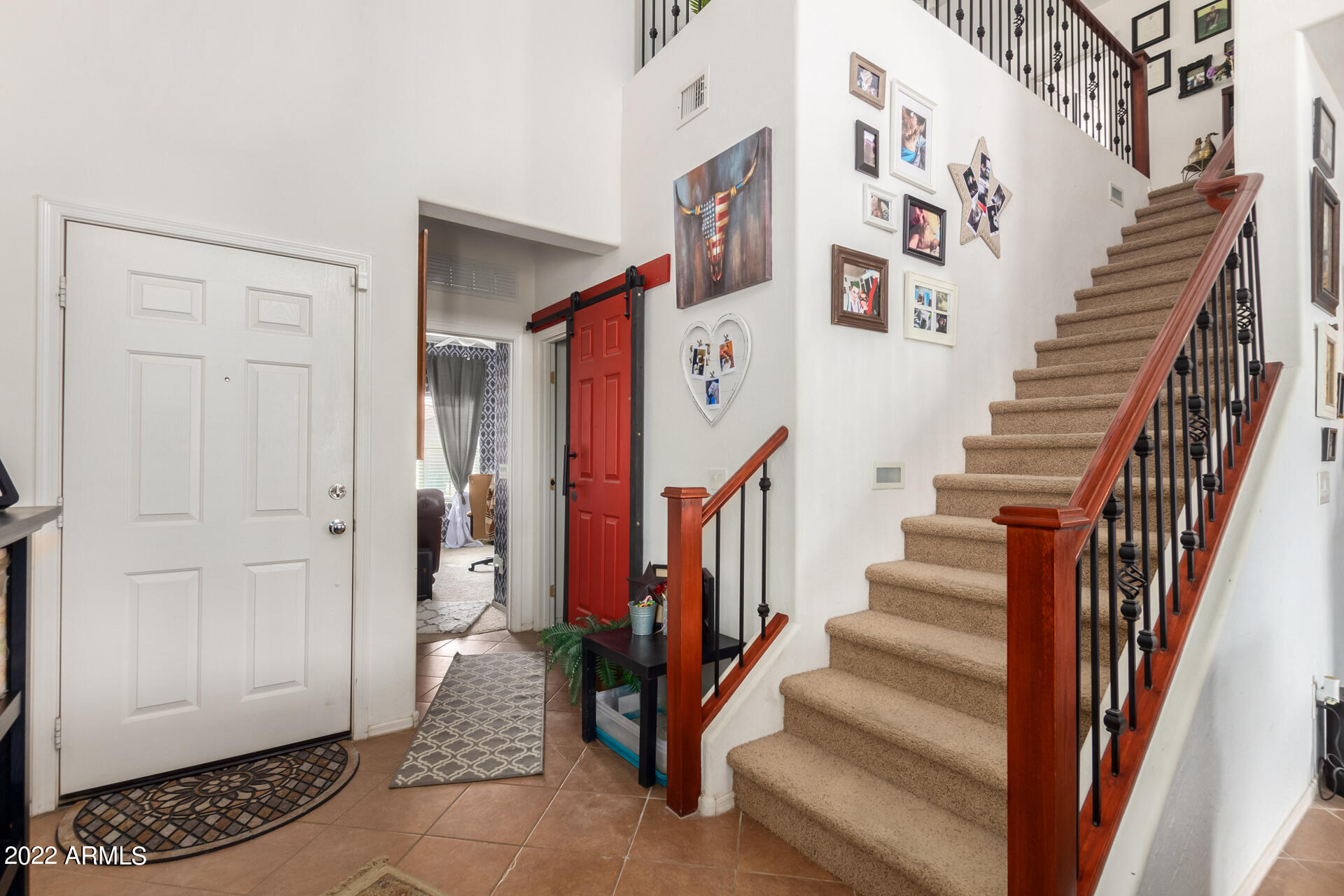 1238 W VINEYARD PLAINS Drive