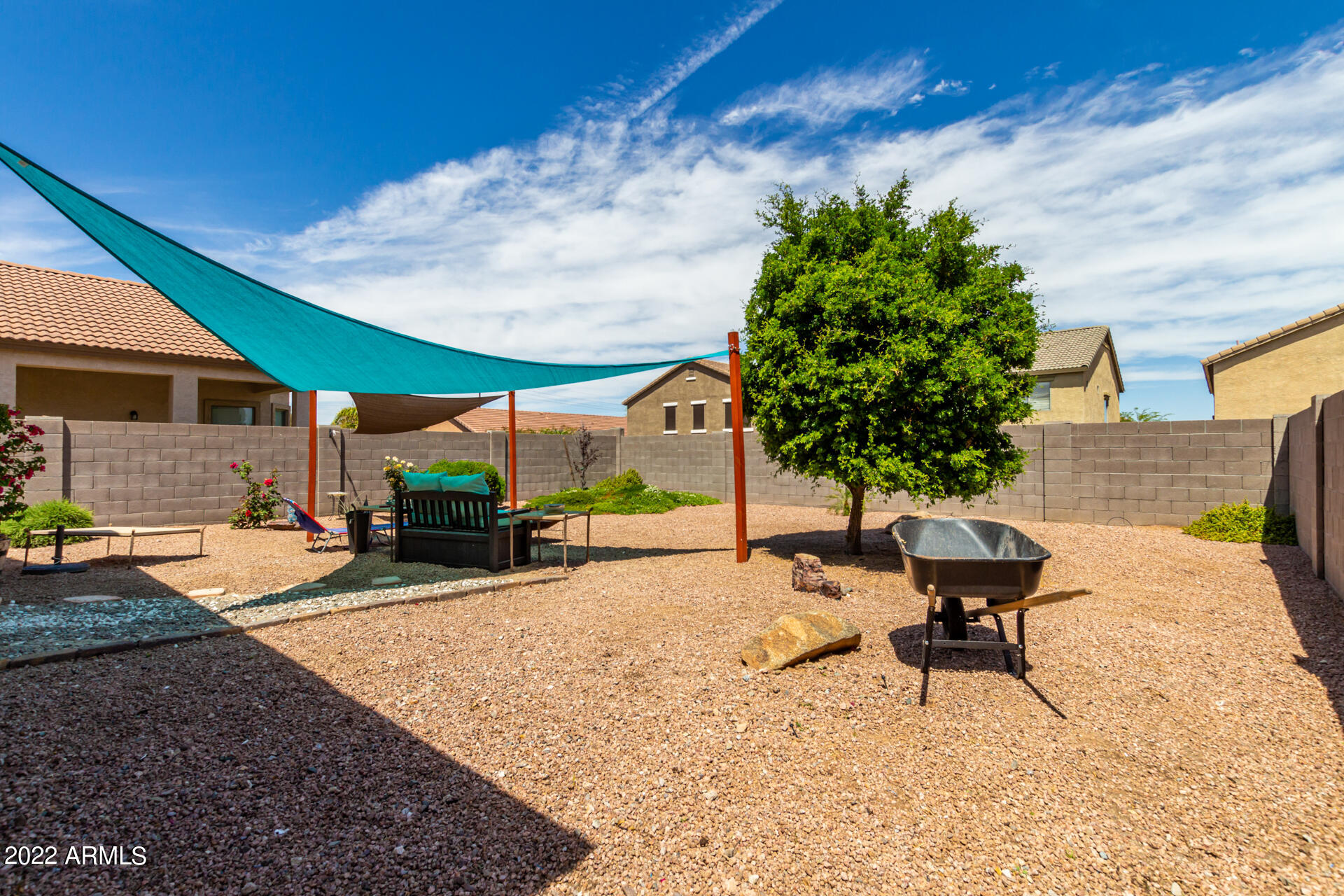 1238 W VINEYARD PLAINS Drive