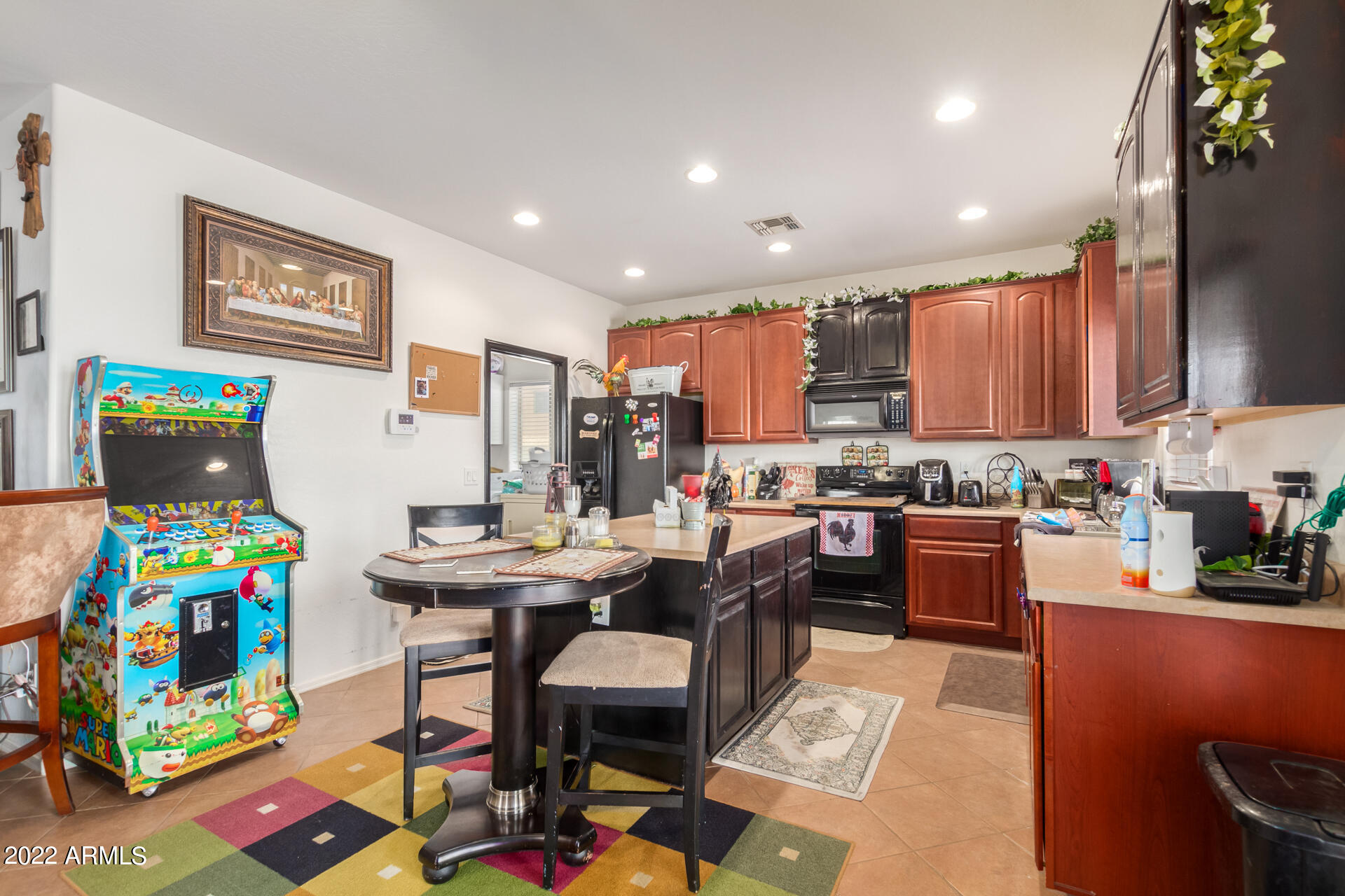 1238 W VINEYARD PLAINS Drive