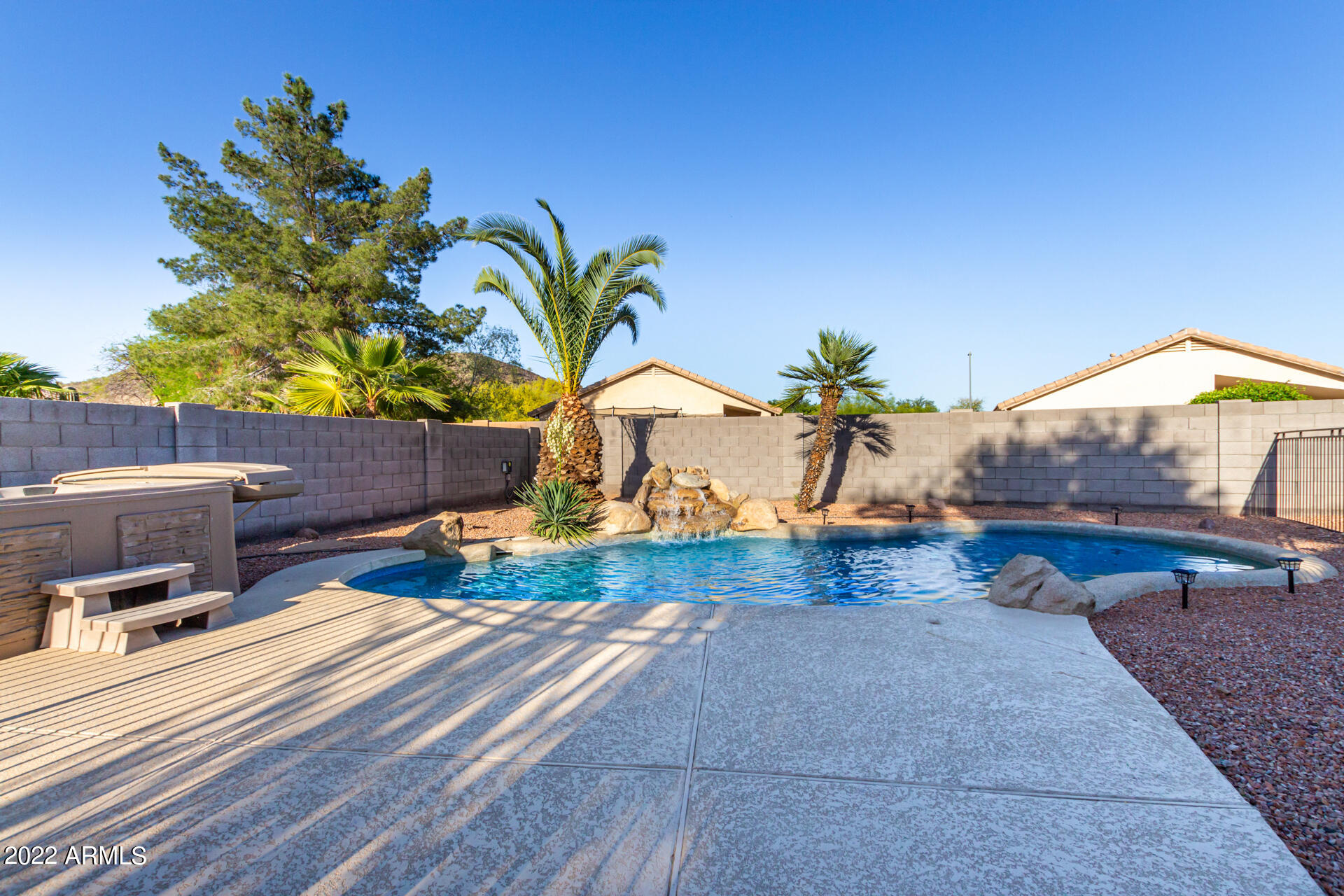 4031 W DESERT HOLLOW Drive