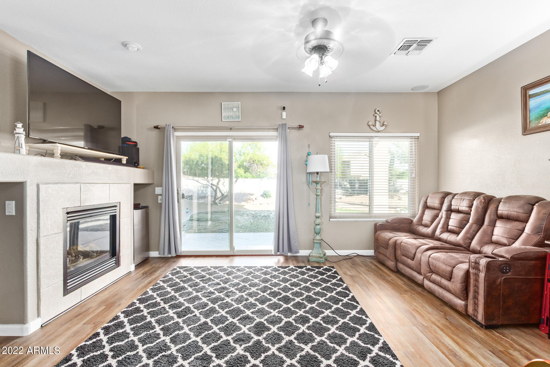 4031 W DESERT HOLLOW Drive