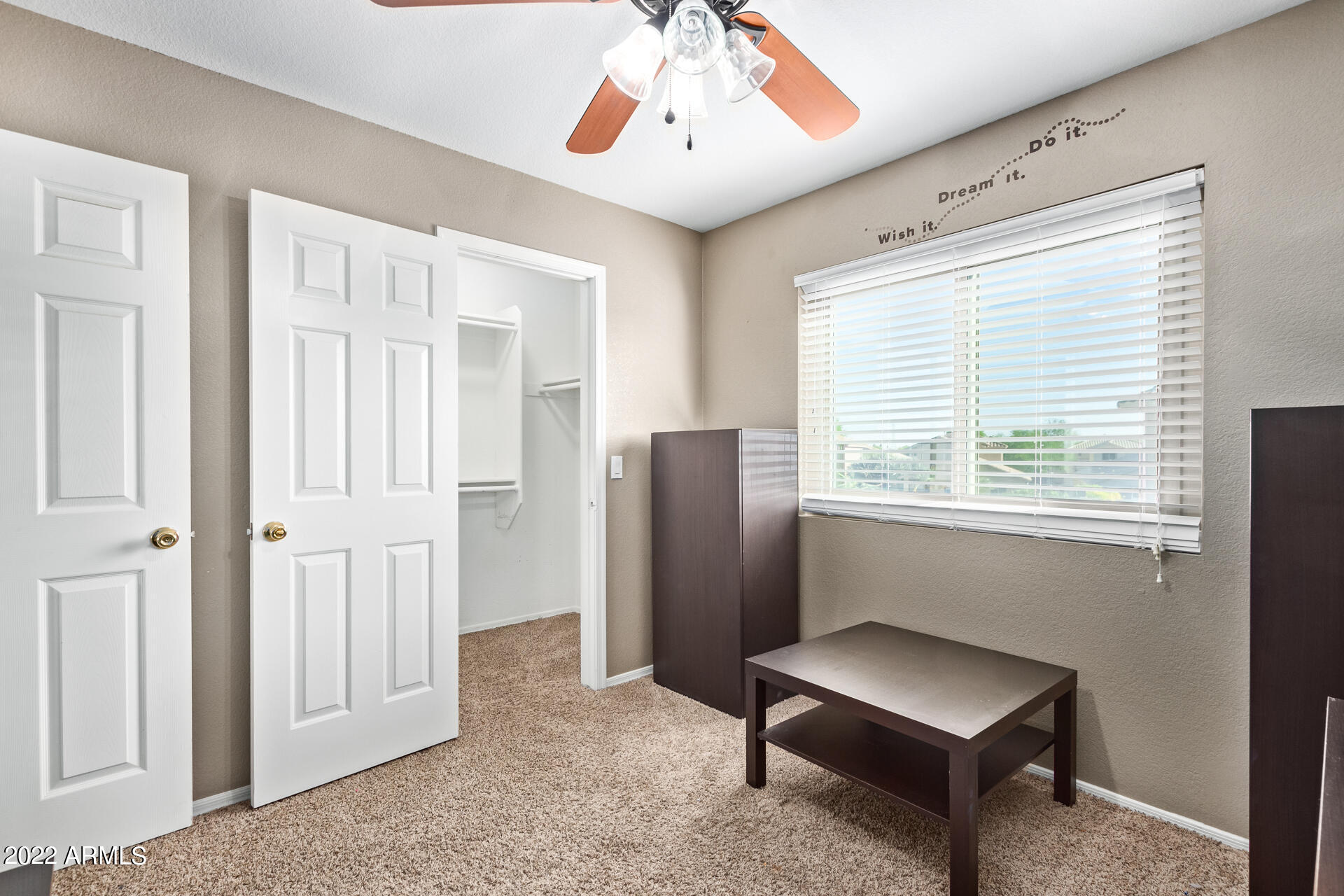 4031 W DESERT HOLLOW Drive