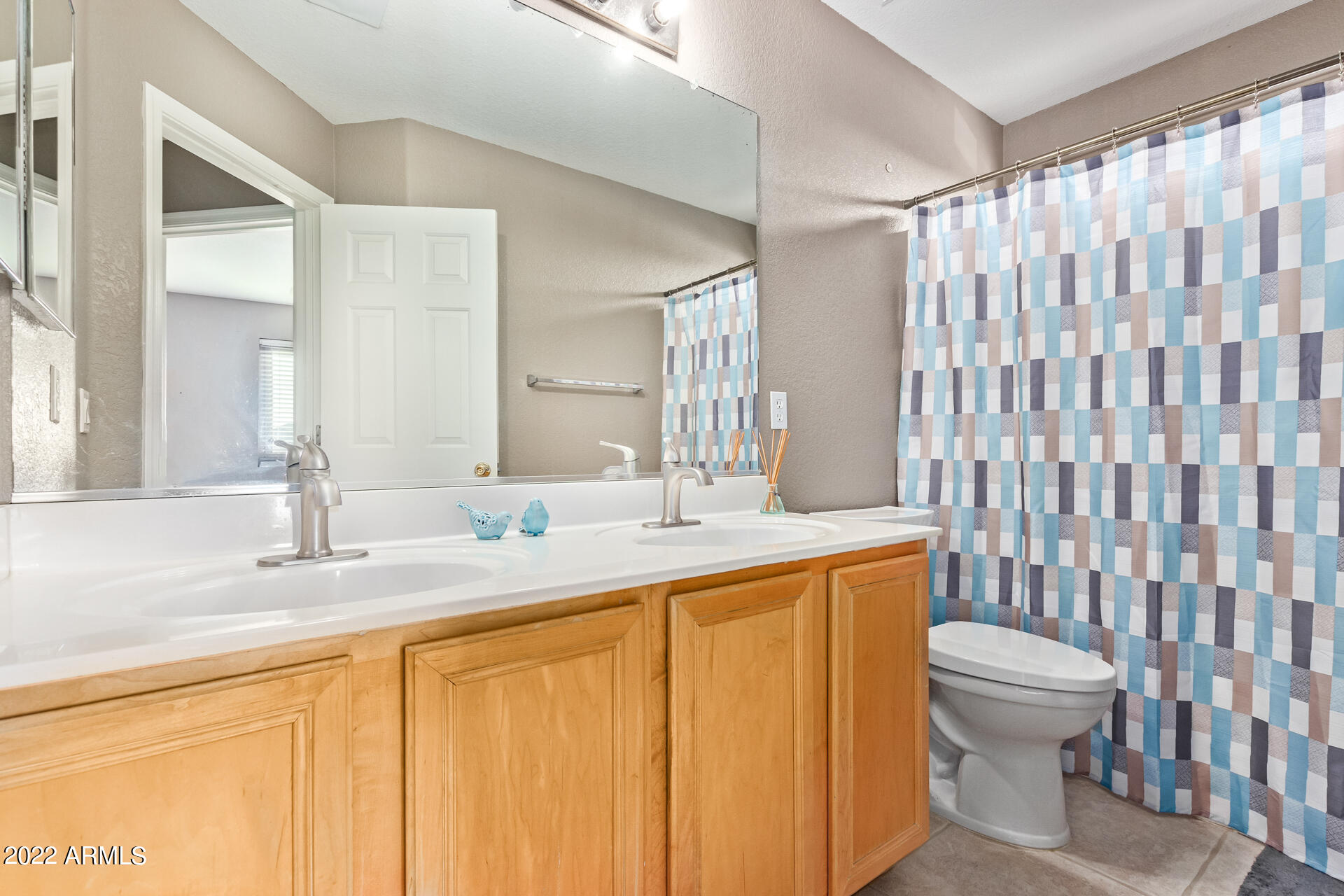 4031 W DESERT HOLLOW Drive