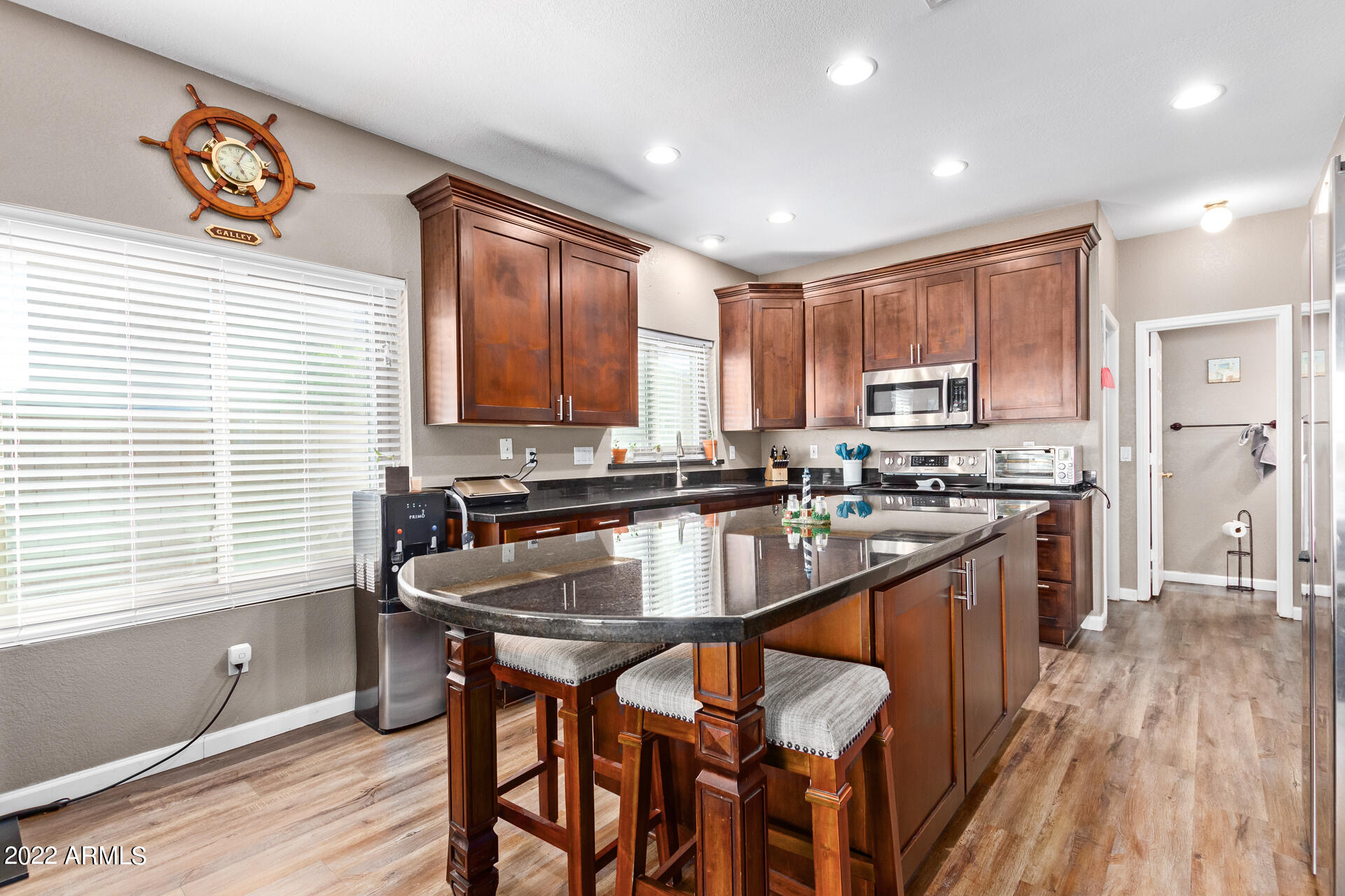 4031 W DESERT HOLLOW Drive