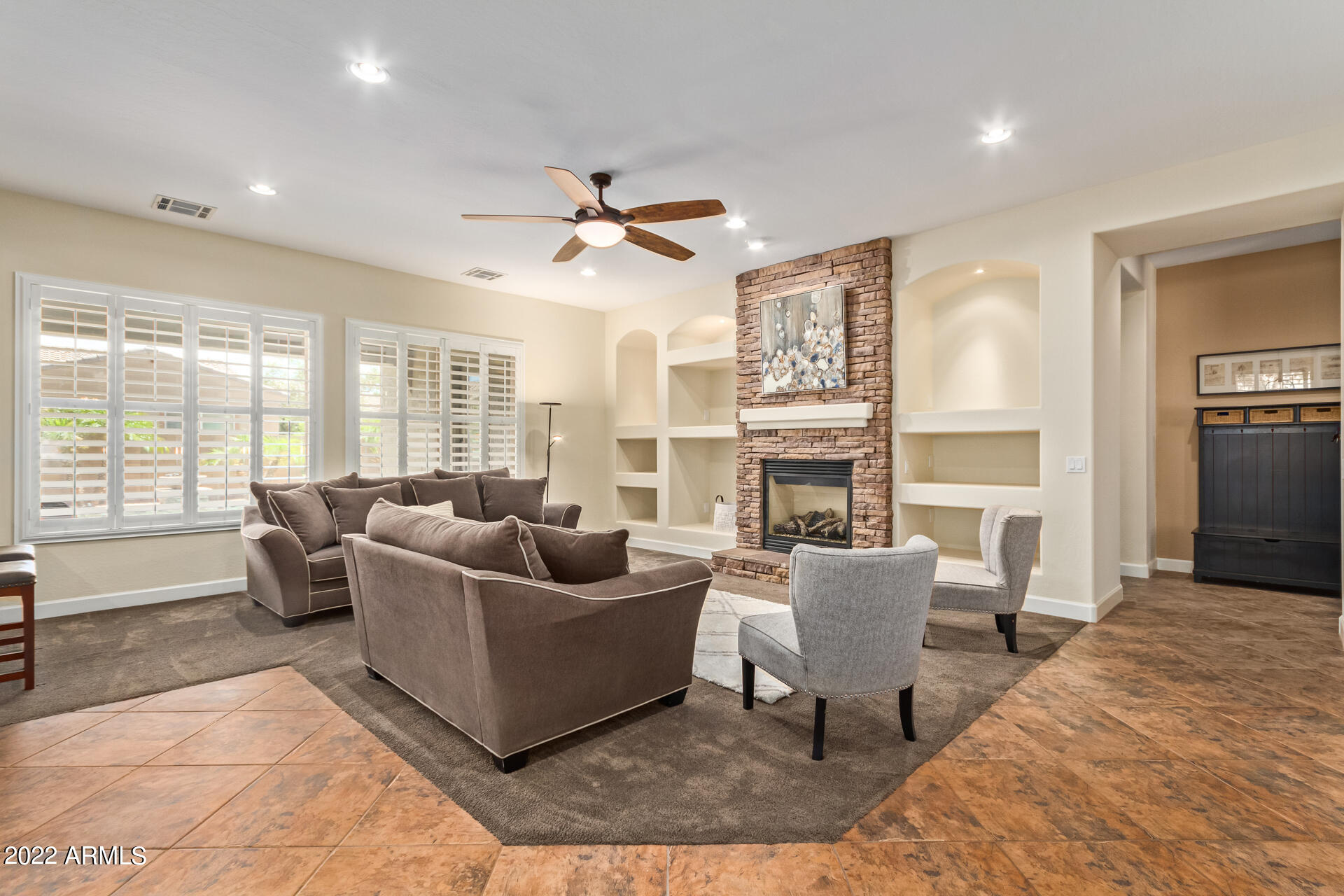 2623 E LANTANA Drive