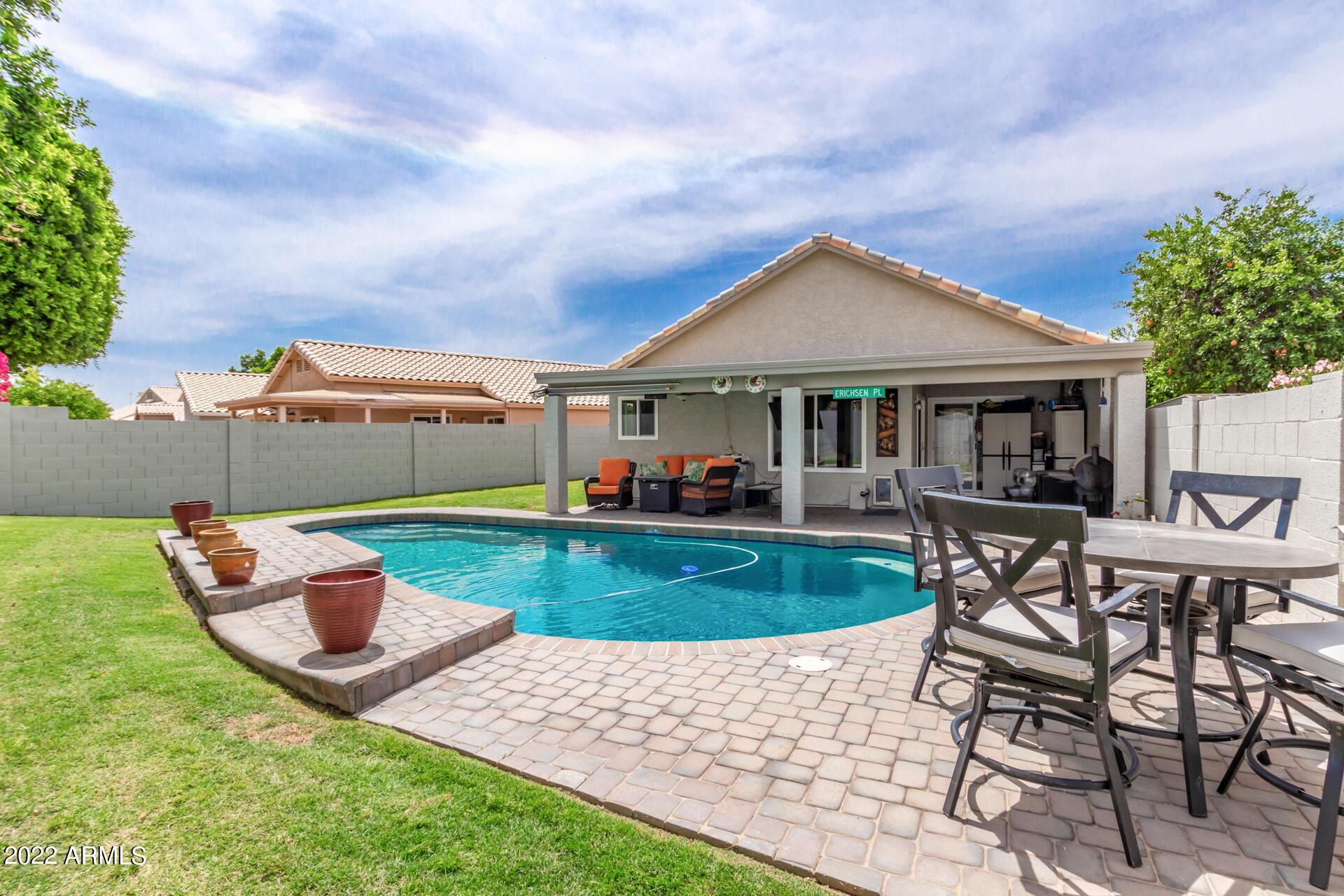 4112 E TANGLEWOOD Drive
