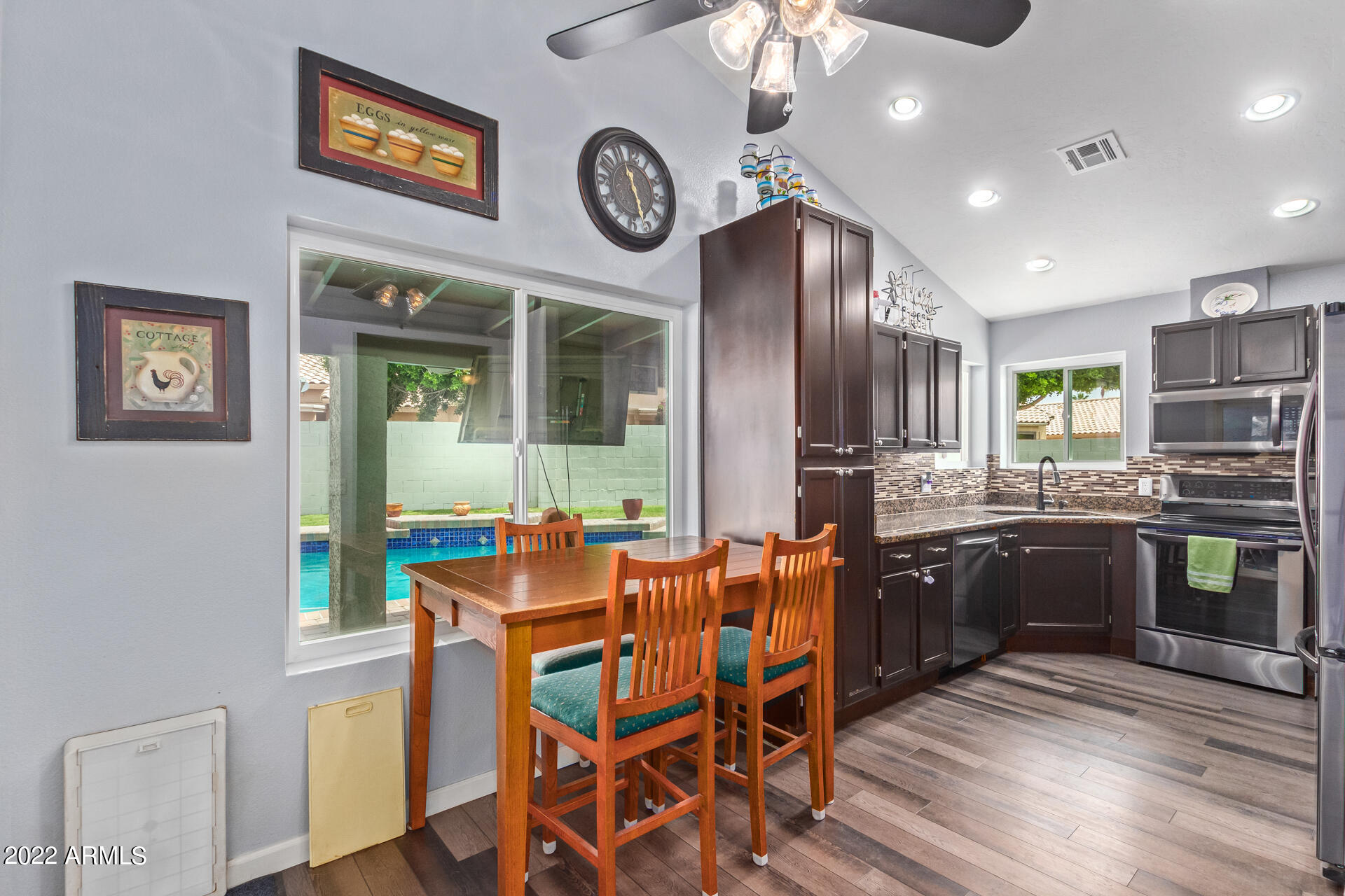 4112 E TANGLEWOOD Drive
