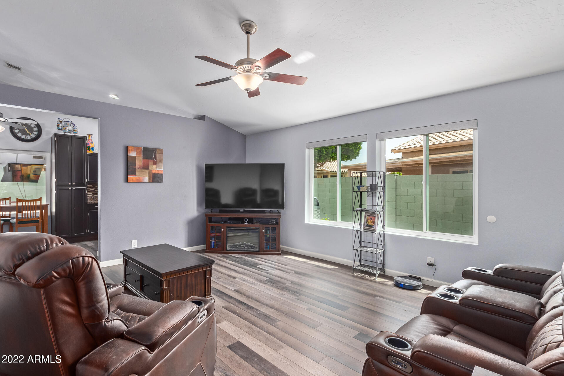 4112 E TANGLEWOOD Drive