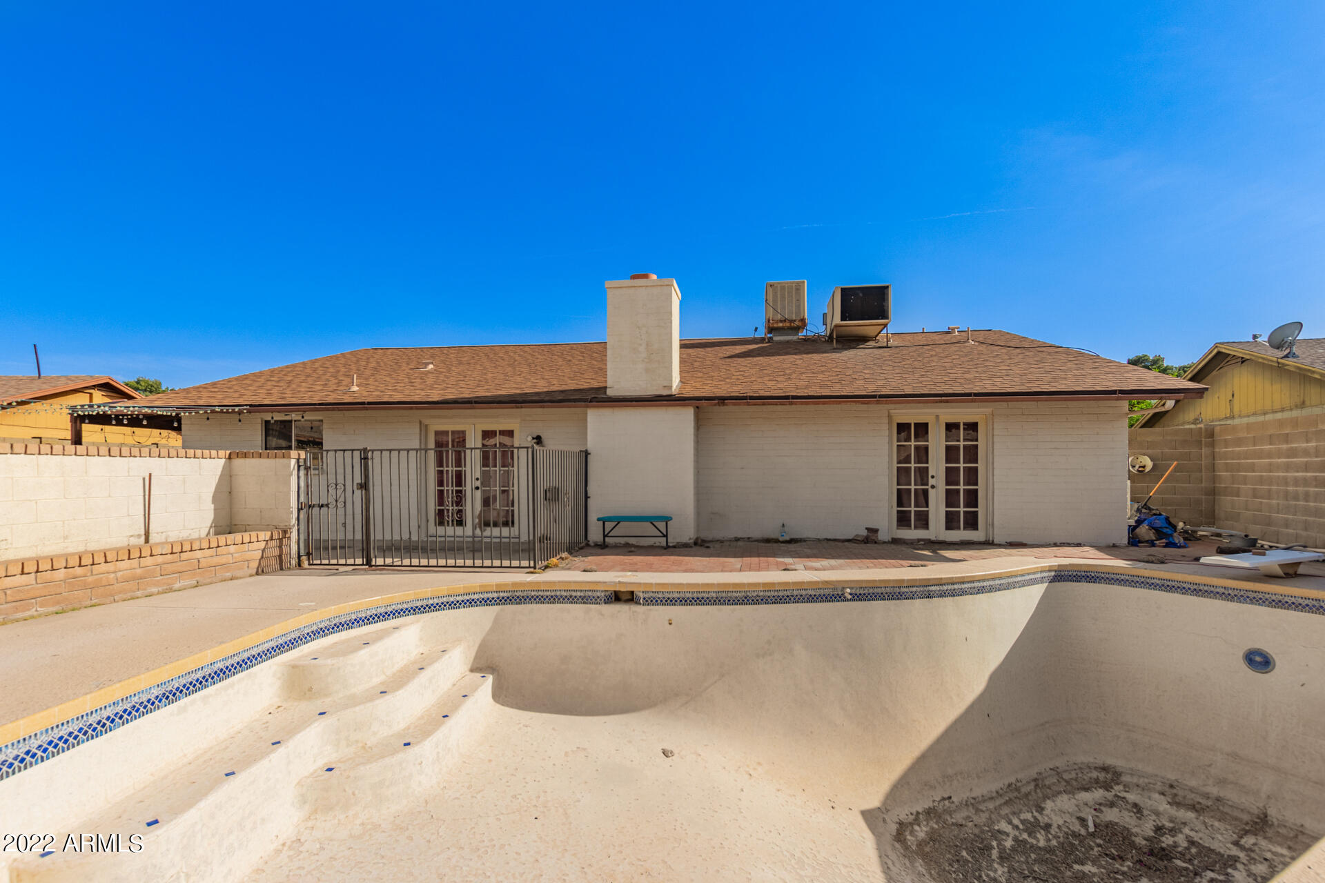 2540 W ROVEEN Avenue