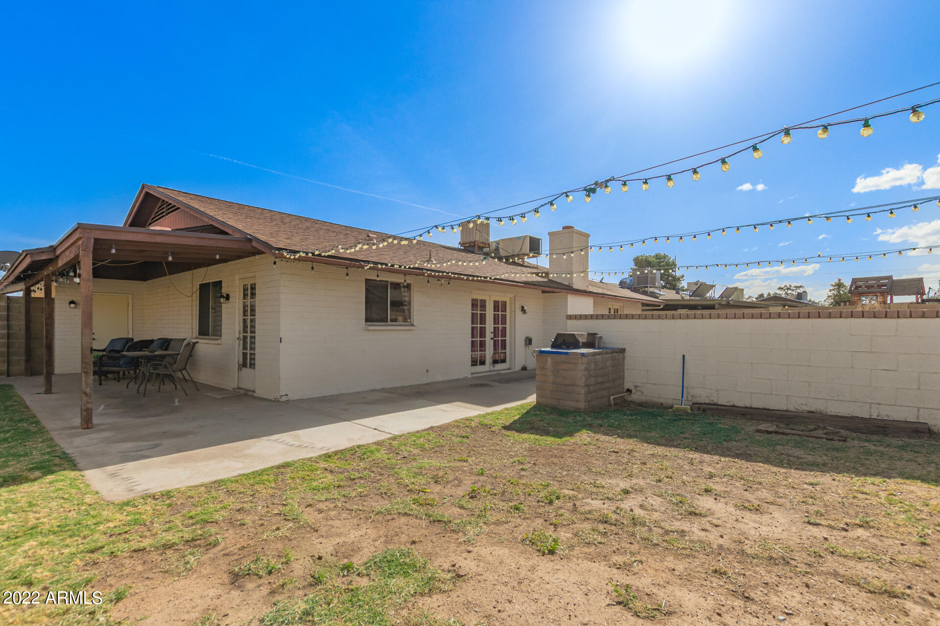 2540 W ROVEEN Avenue