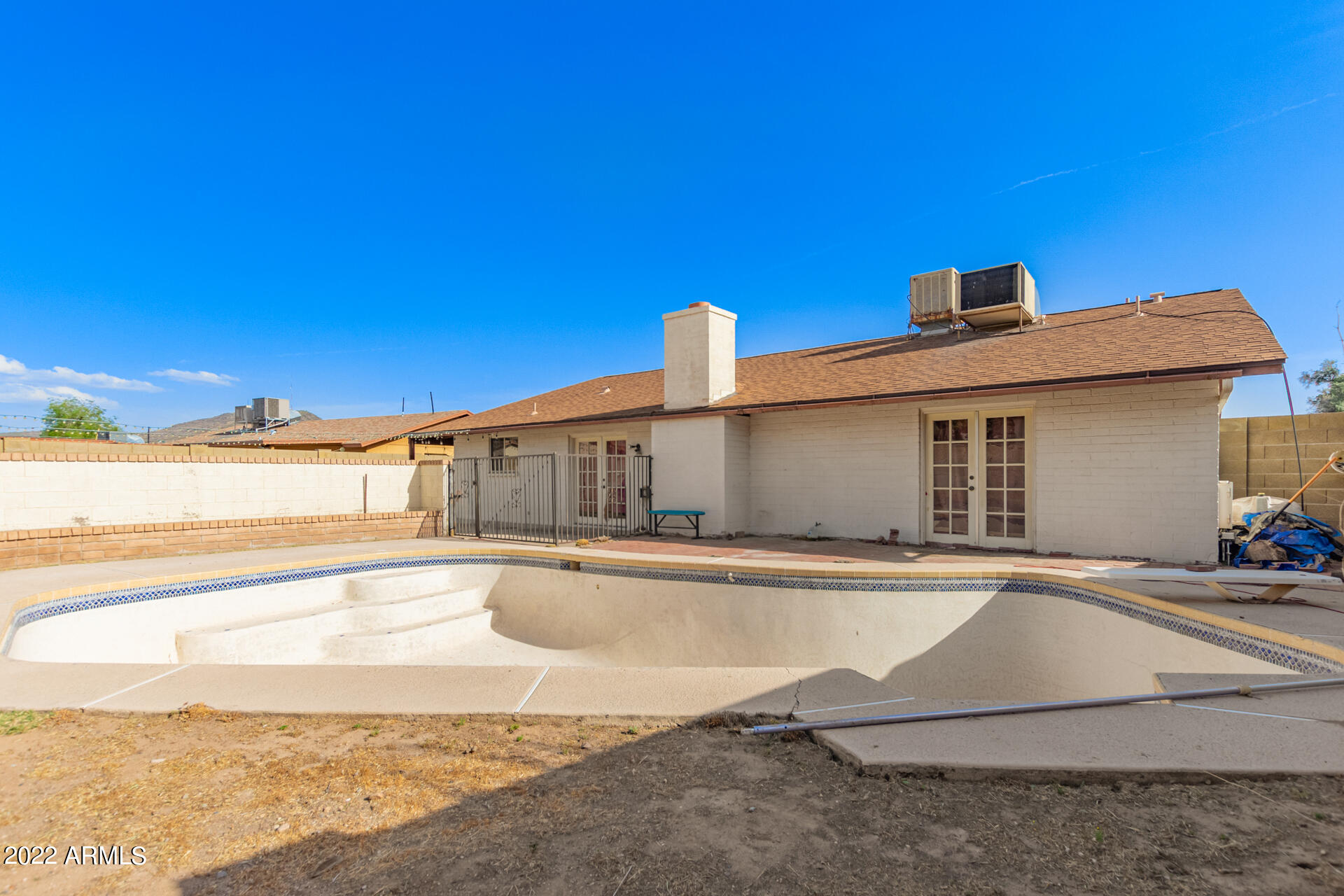 2540 W ROVEEN Avenue