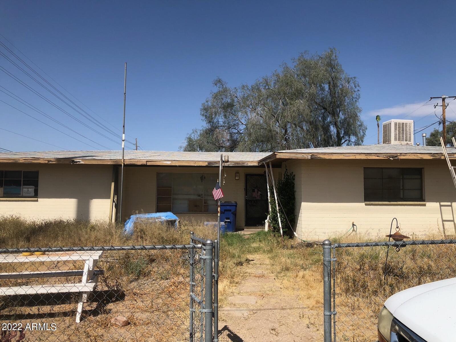 404 N CRISMON Road