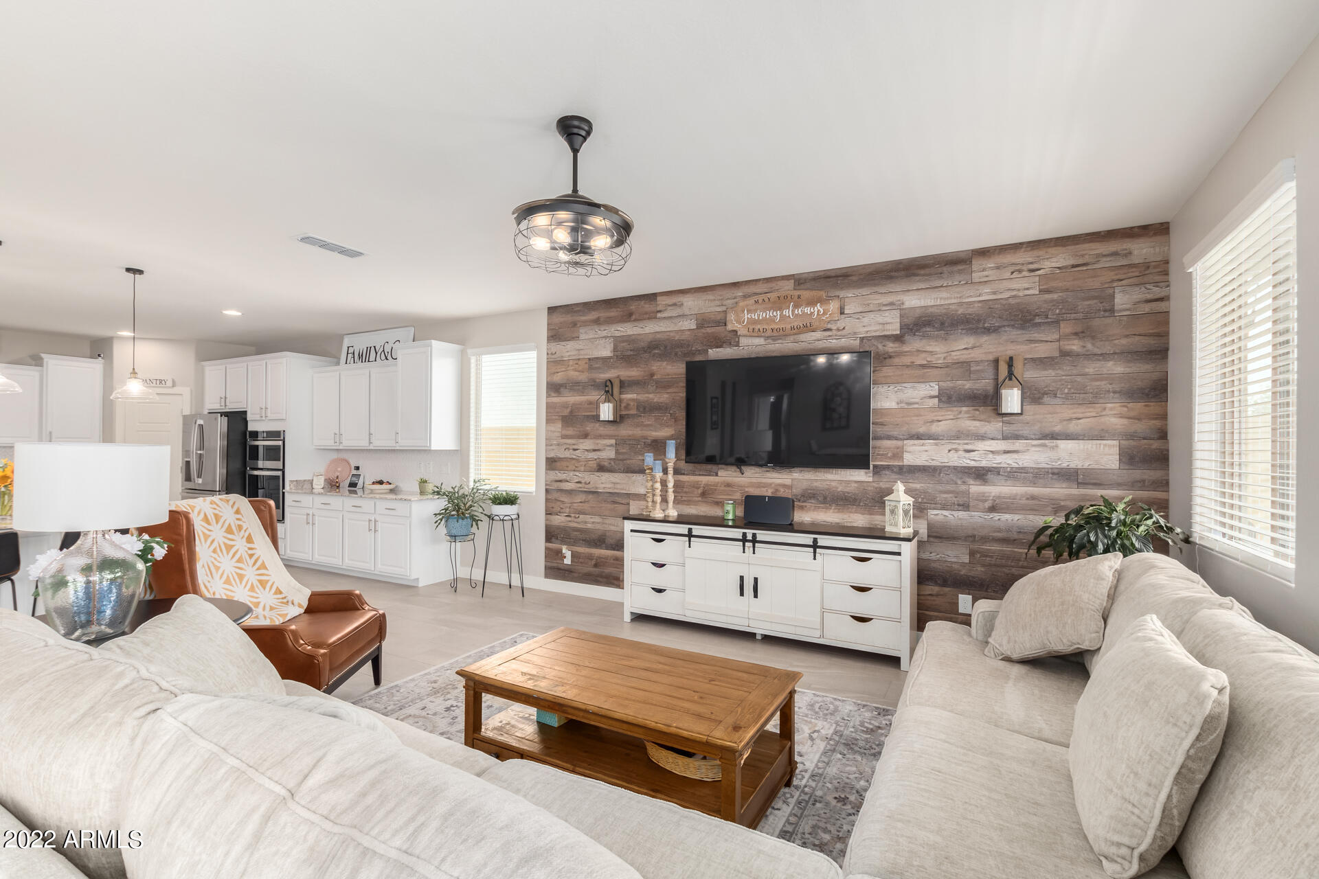 23103 E CALLE DE FLORES --