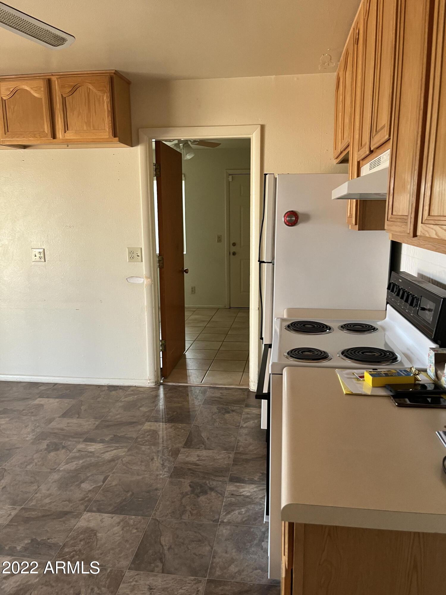 3423 W CORRINE Drive
