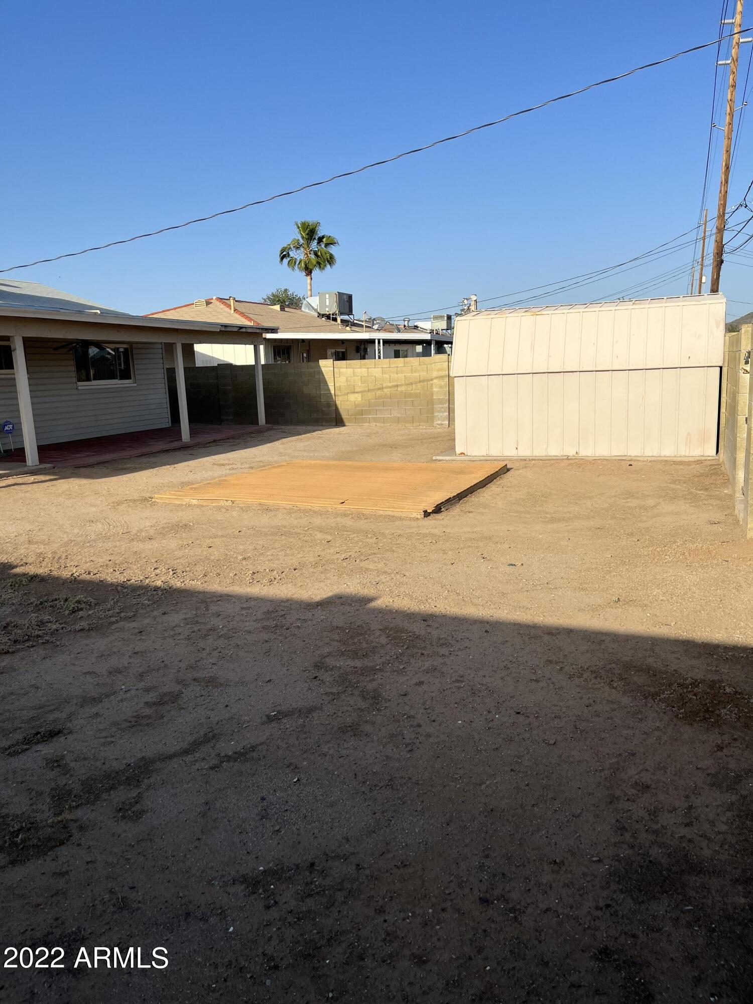 3423 W CORRINE Drive