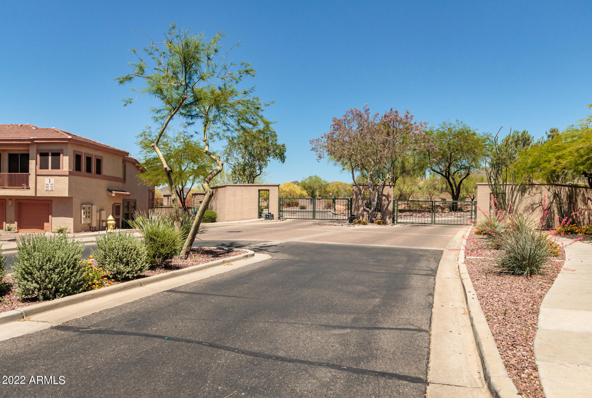 42424 N GAVILAN PEAK Parkway Unit: 6206