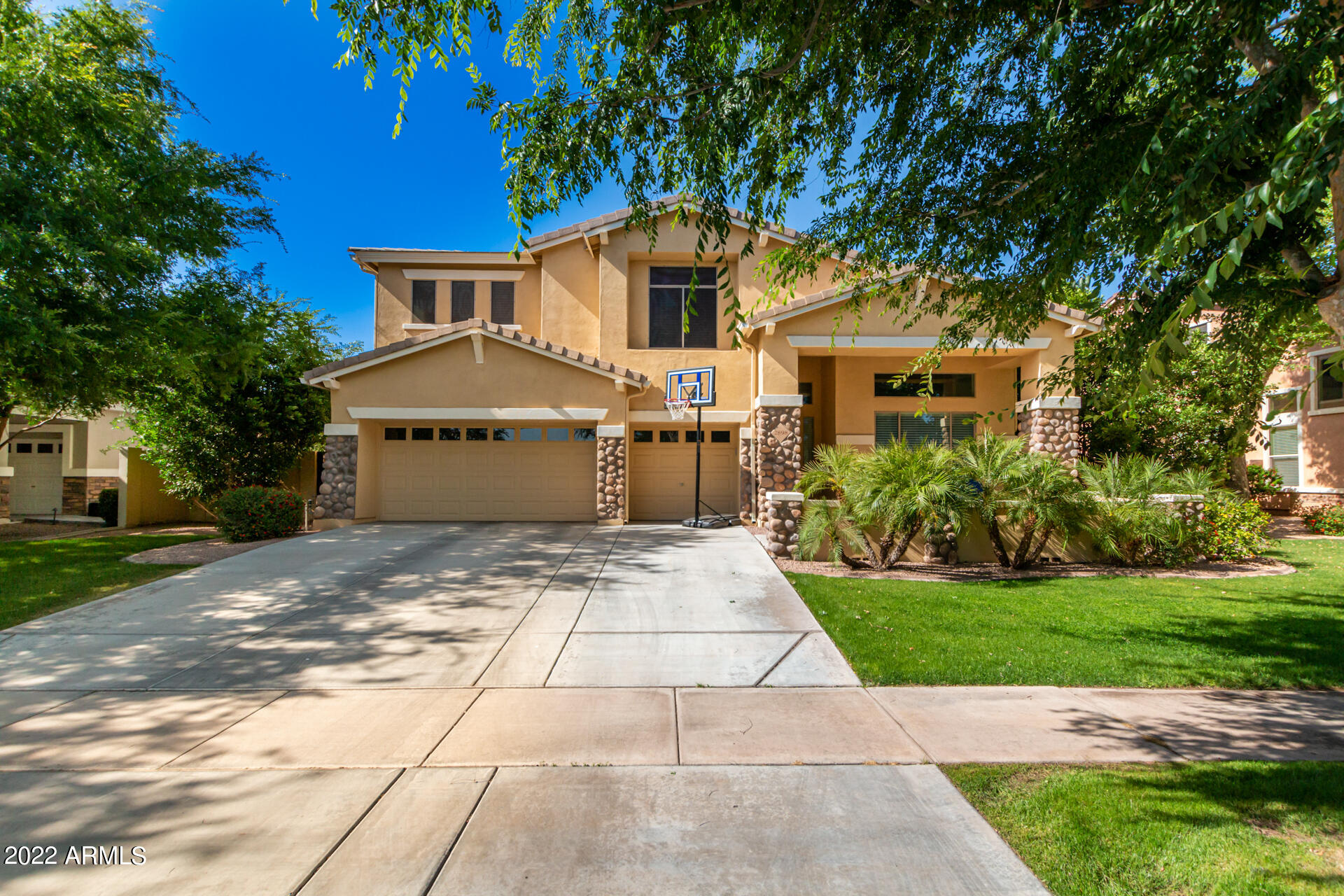 2898 E COMSTOCK Drive