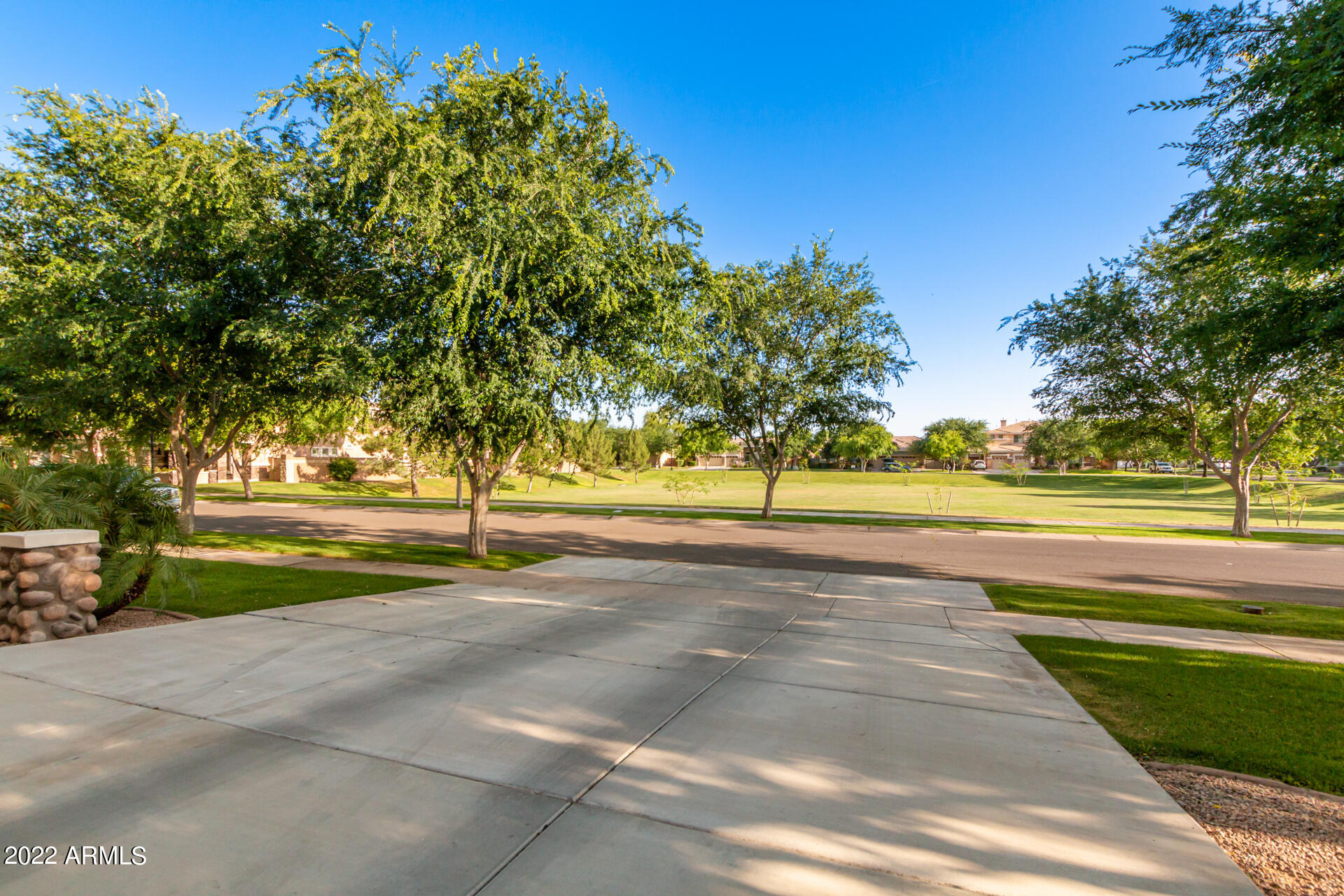 2898 E COMSTOCK Drive