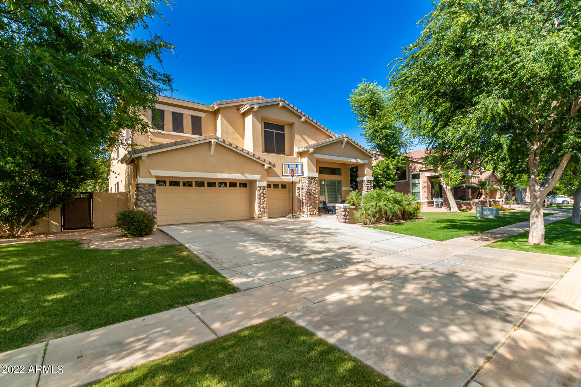 2898 E COMSTOCK Drive