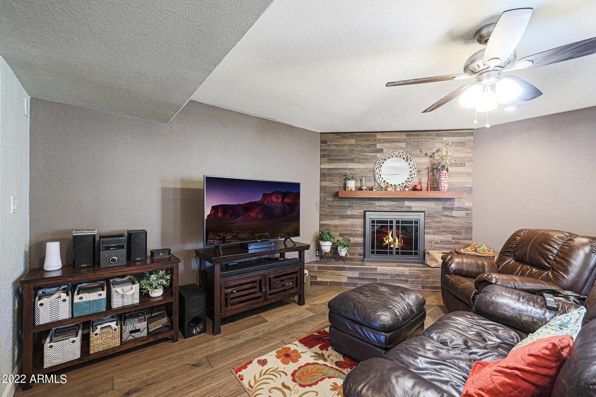 10602 N 25TH Place