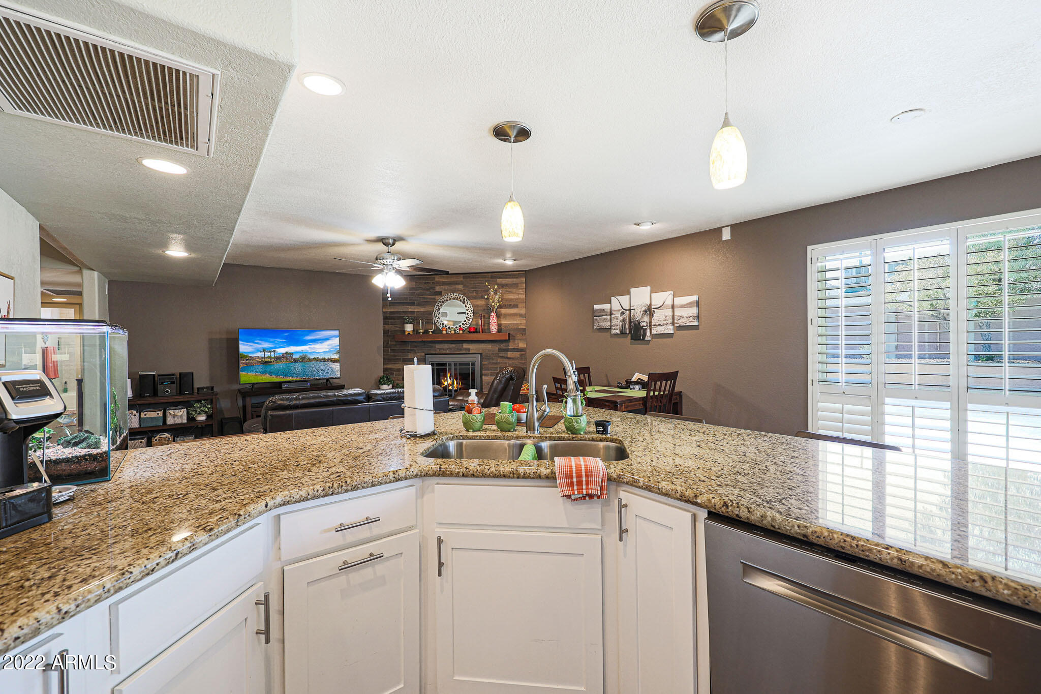 10602 N 25TH Place