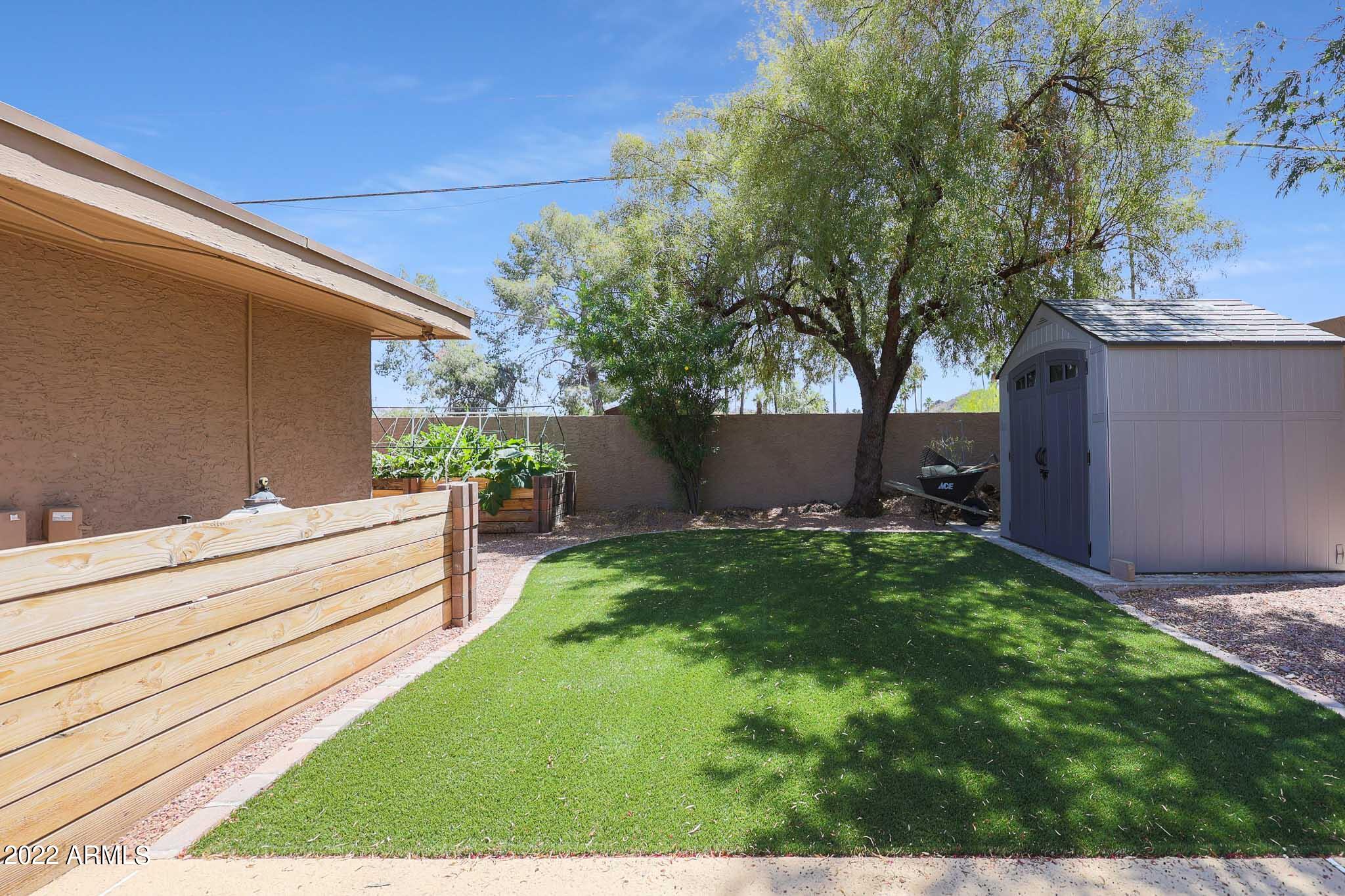 10602 N 25TH Place
