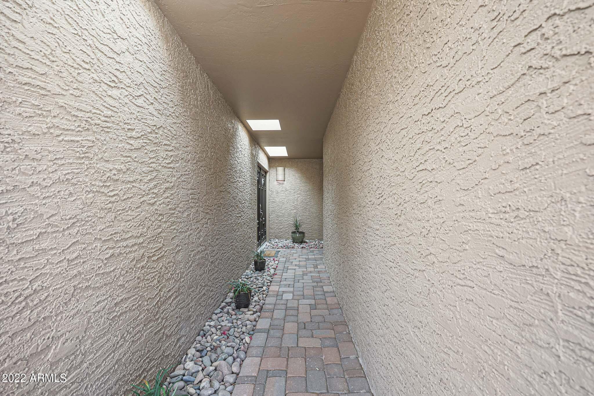 10602 N 25TH Place