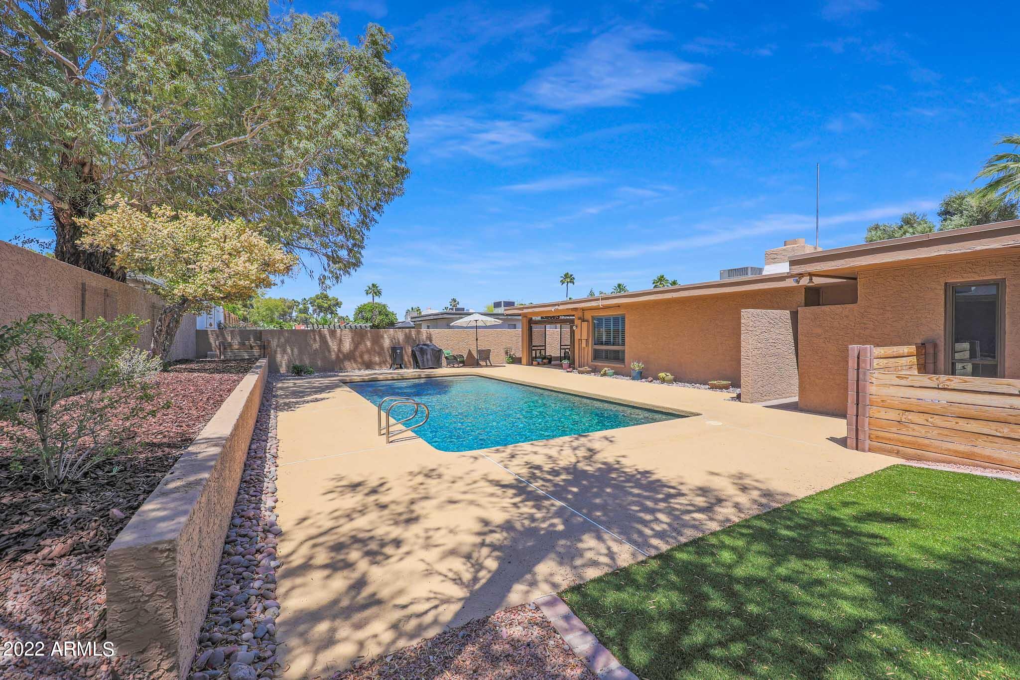 10602 N 25TH Place