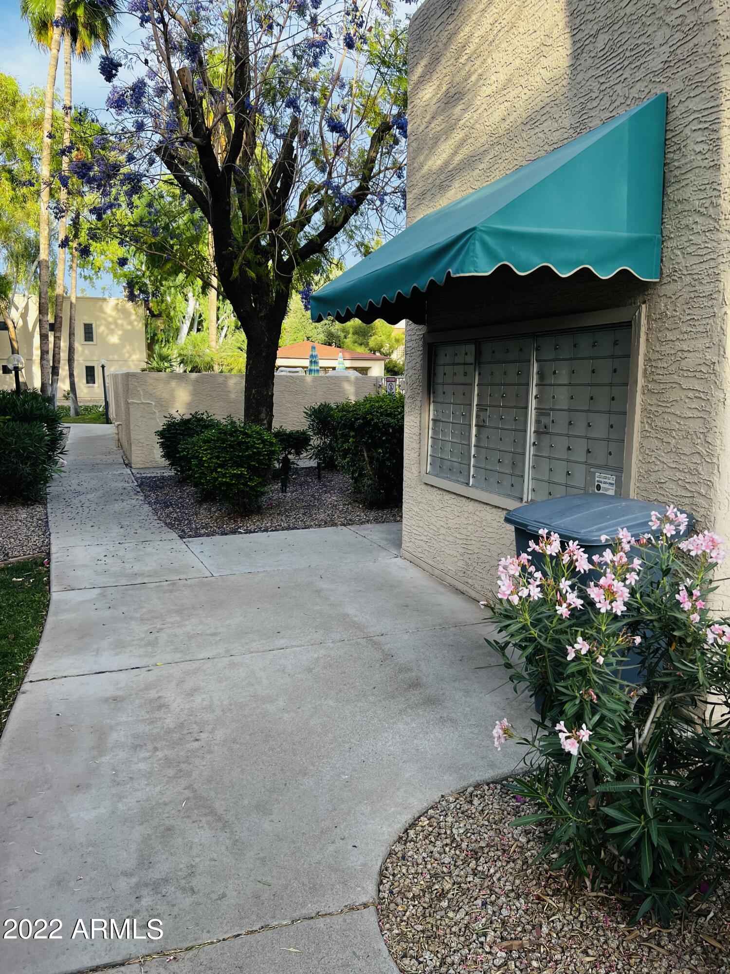 2855 S EXTENSION Road Unit: 204