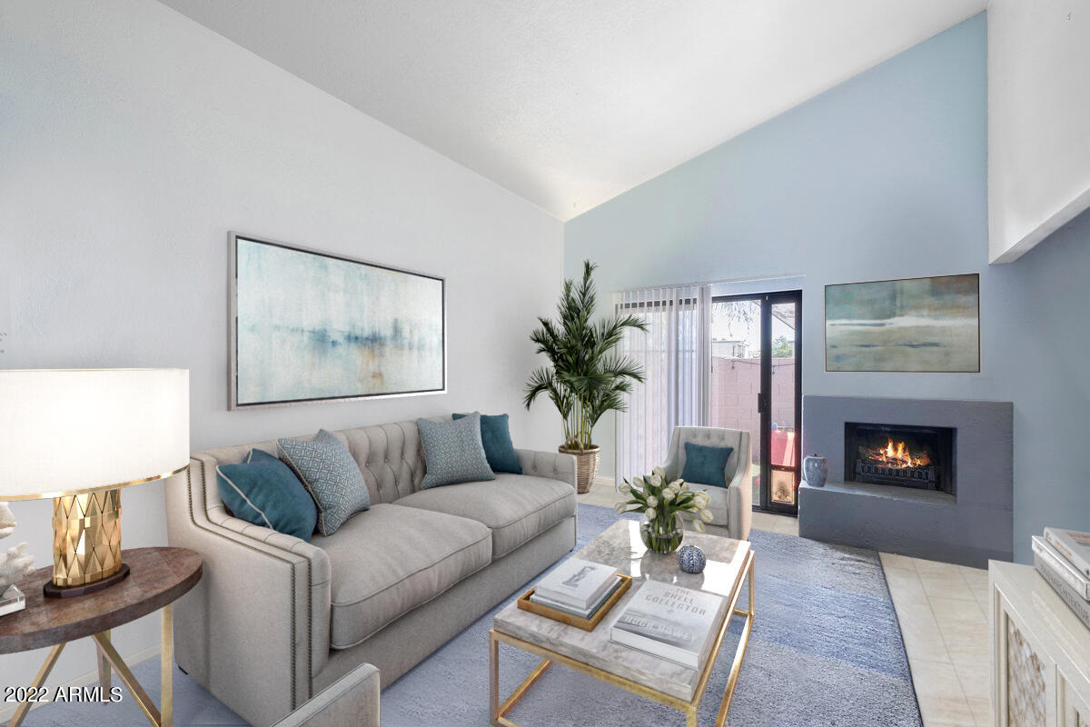2202 W GLENROSA Avenue Unit: 15