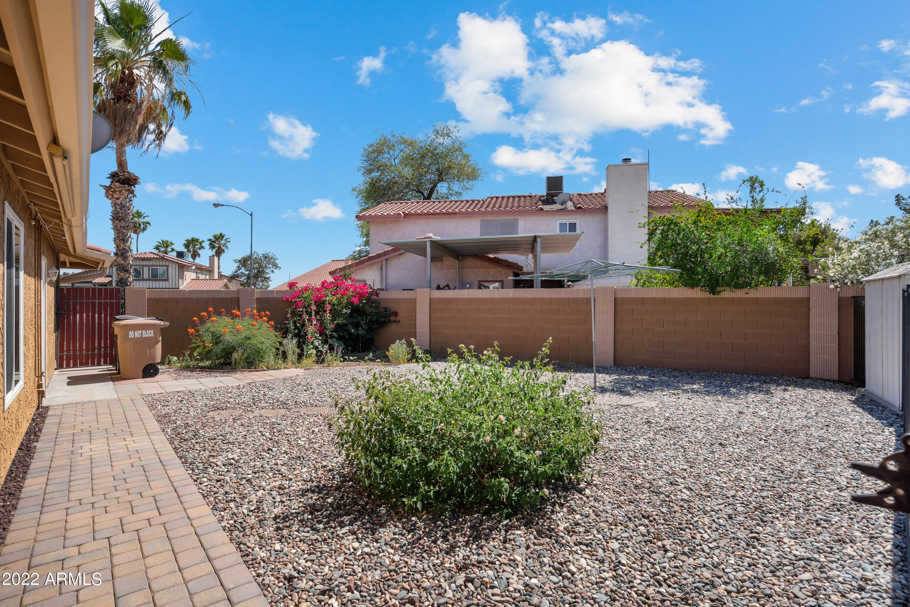 7726 W CAMERON Drive