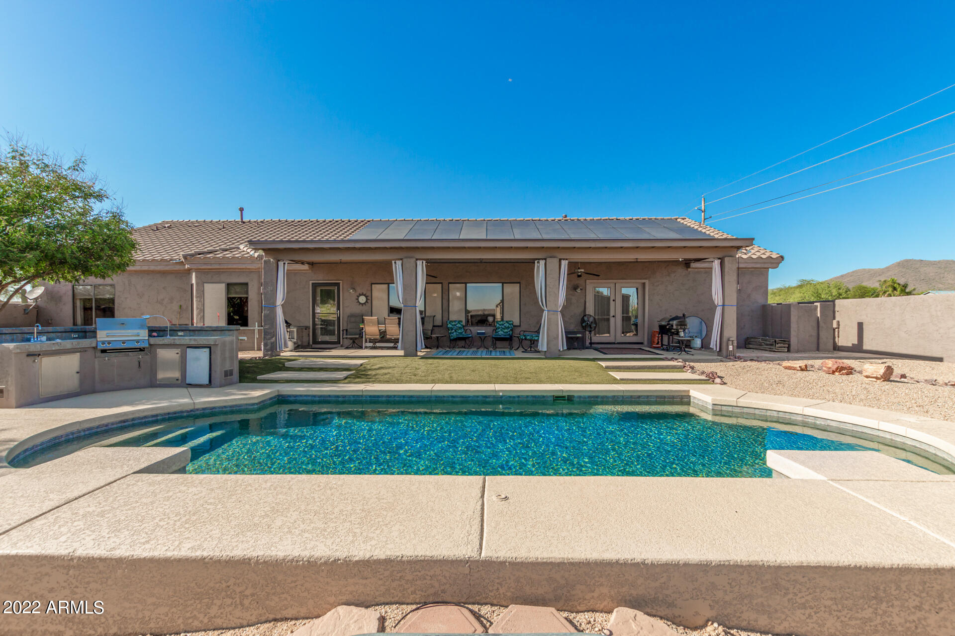 513 E JORDON Lane