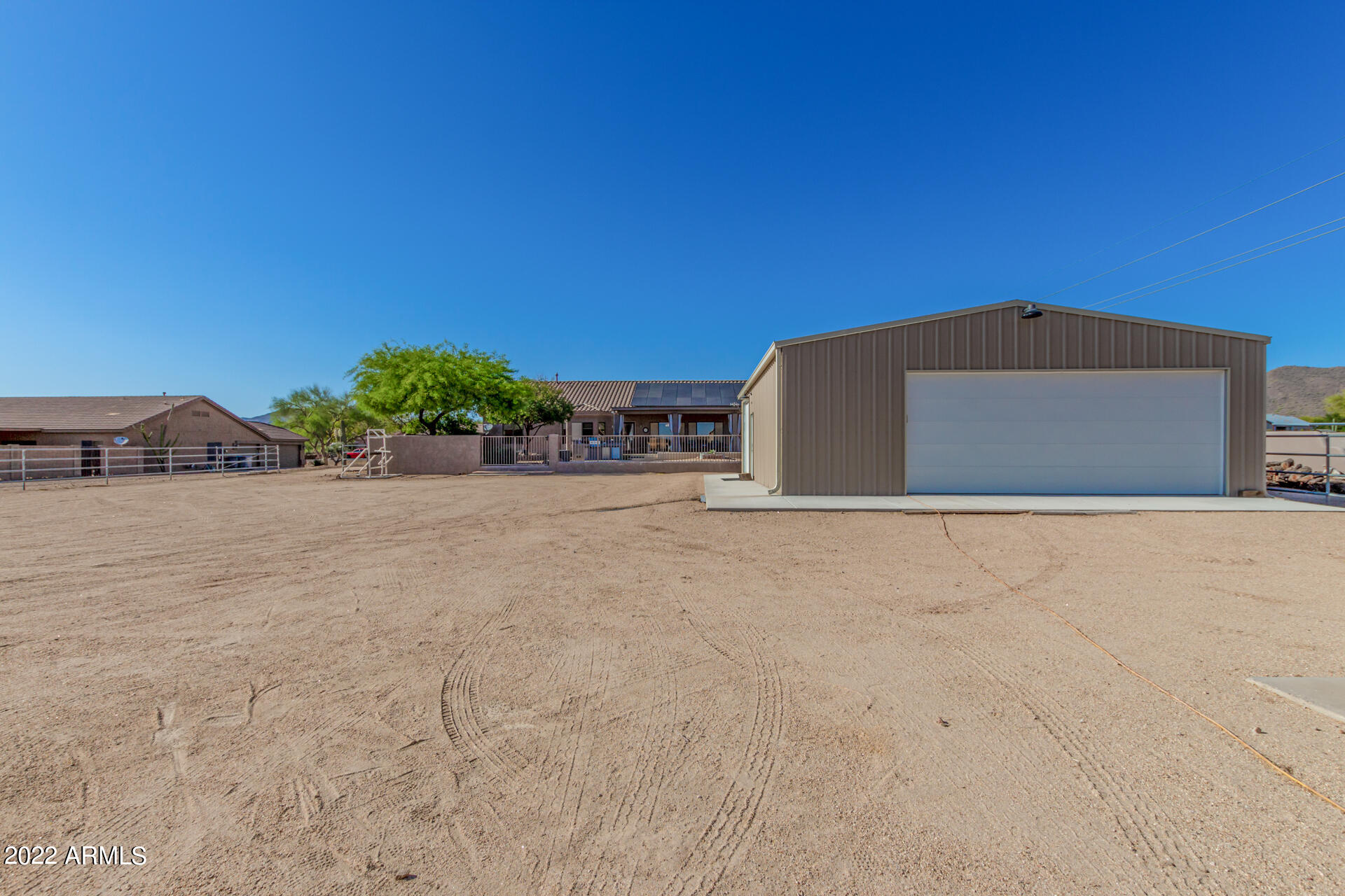 513 E JORDON Lane