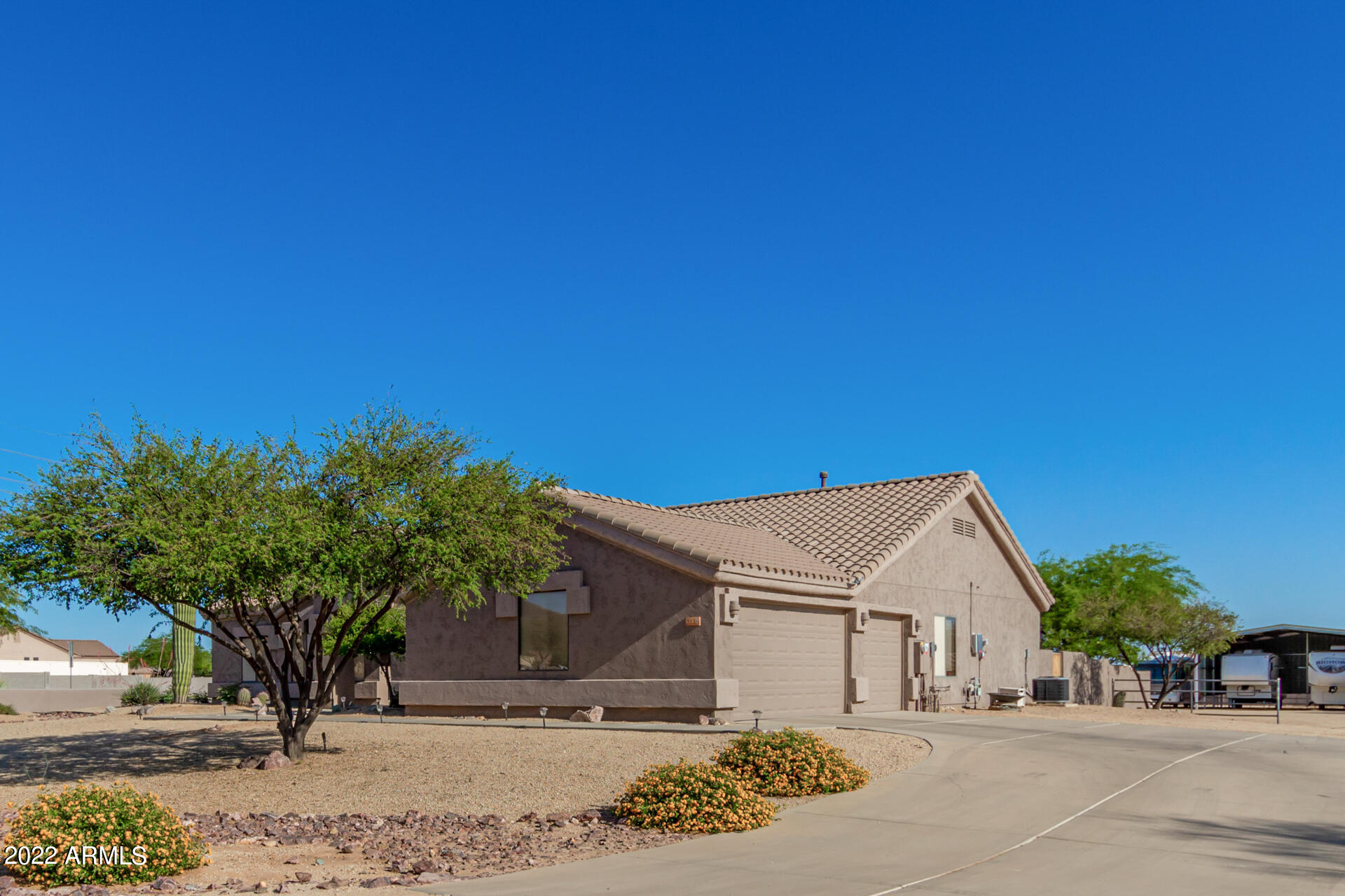 513 E JORDON Lane