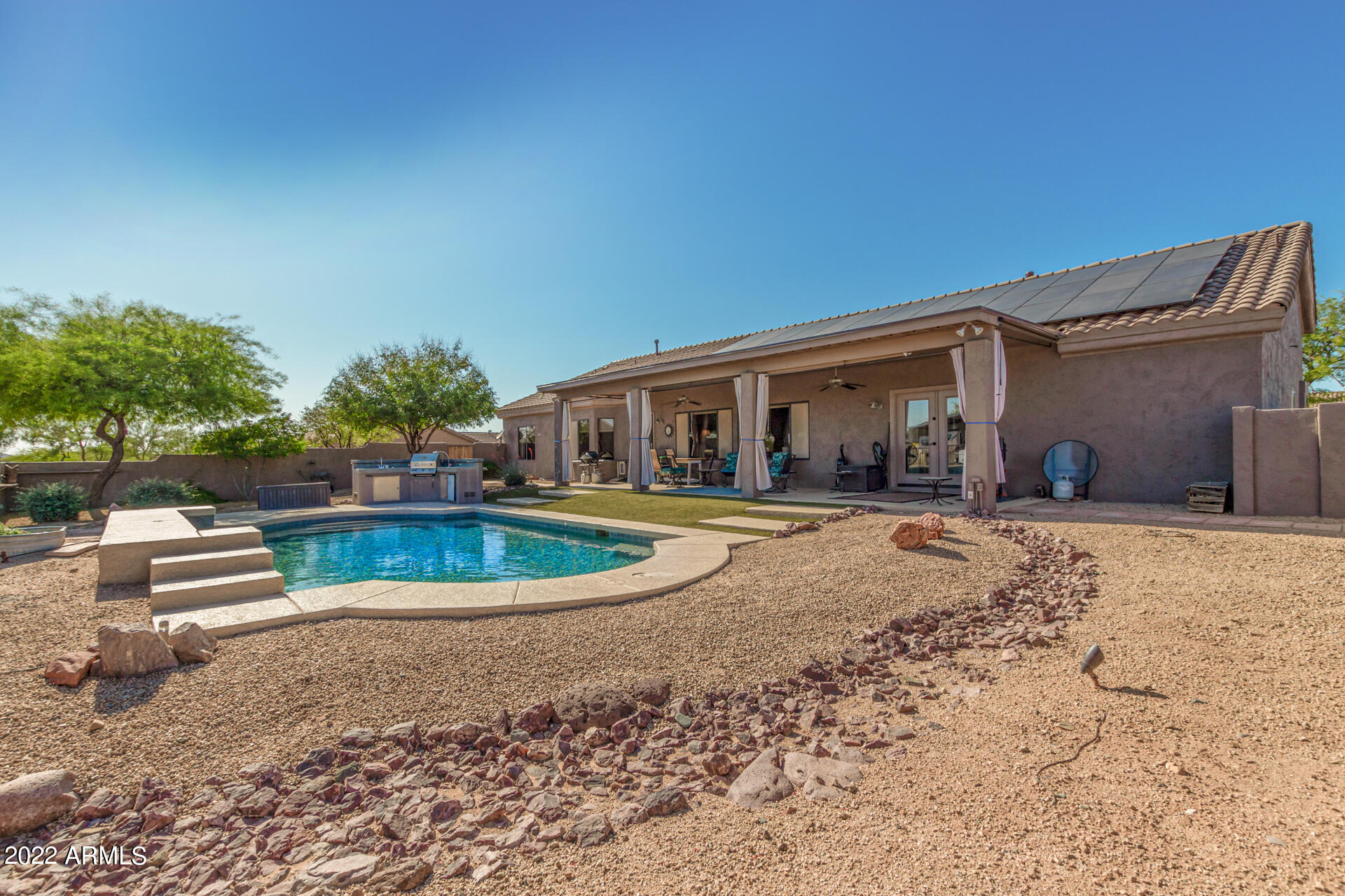 513 E JORDON Lane