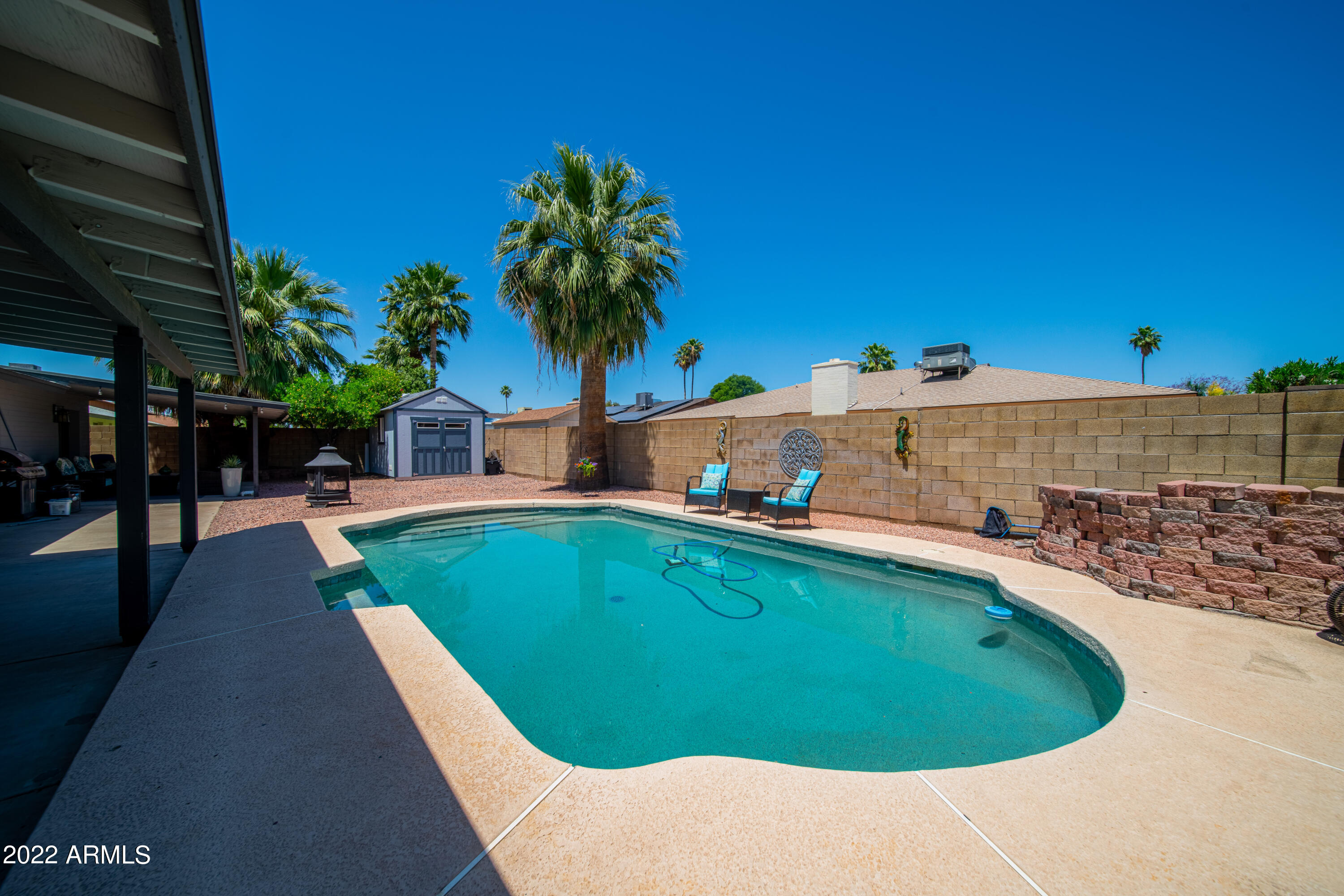 402 E HELENA Drive