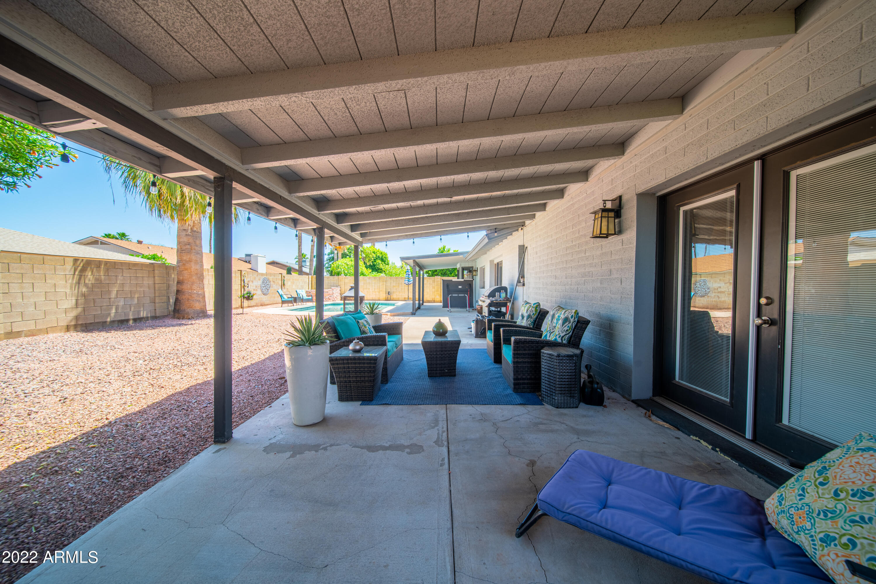 402 E HELENA Drive