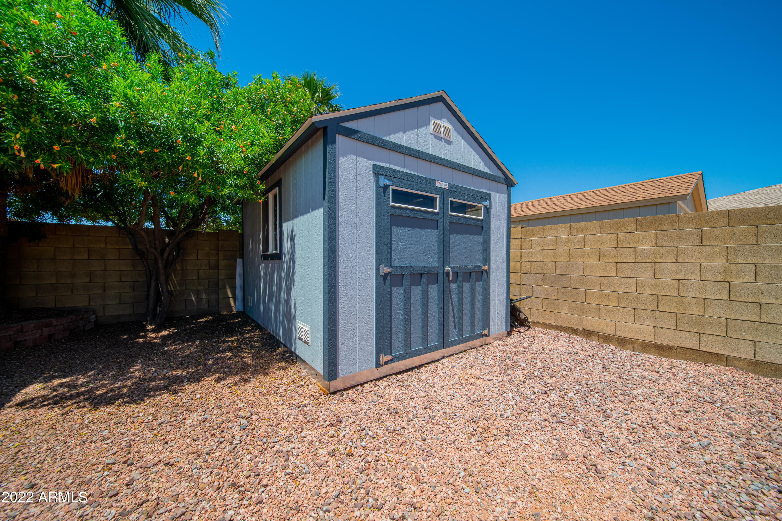 402 E HELENA Drive