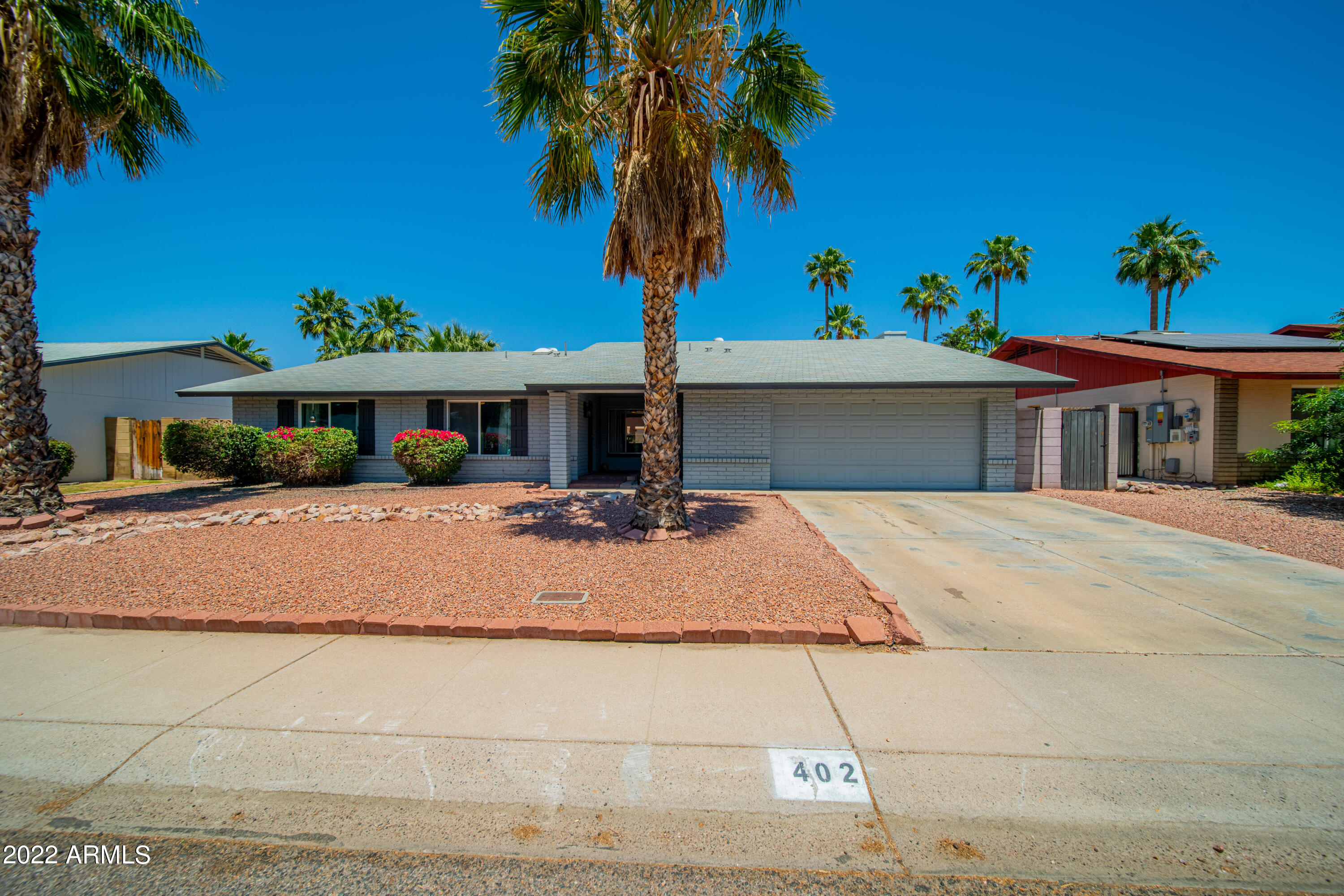 402 E HELENA Drive
