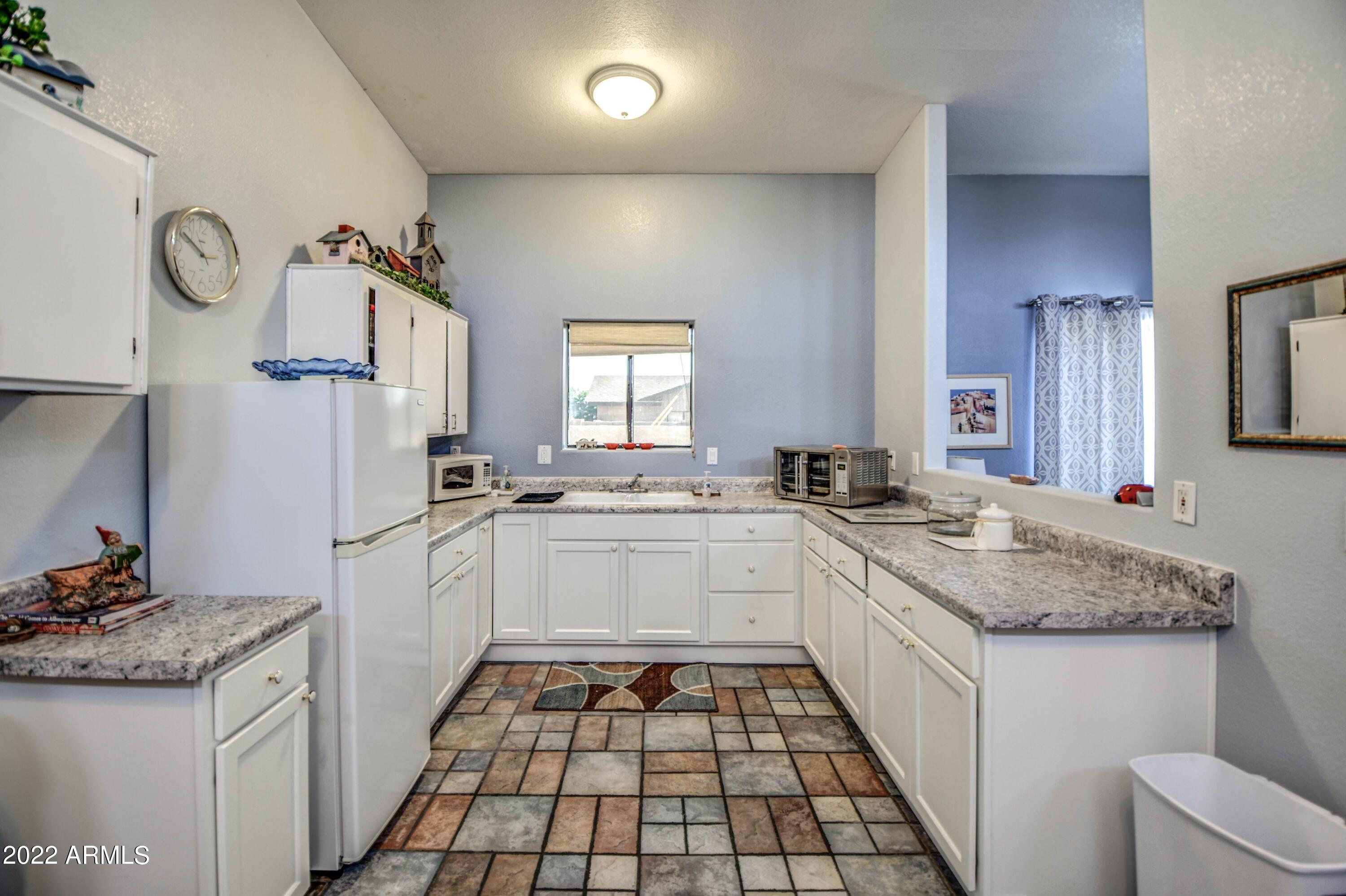 231 W 22ND Avenue