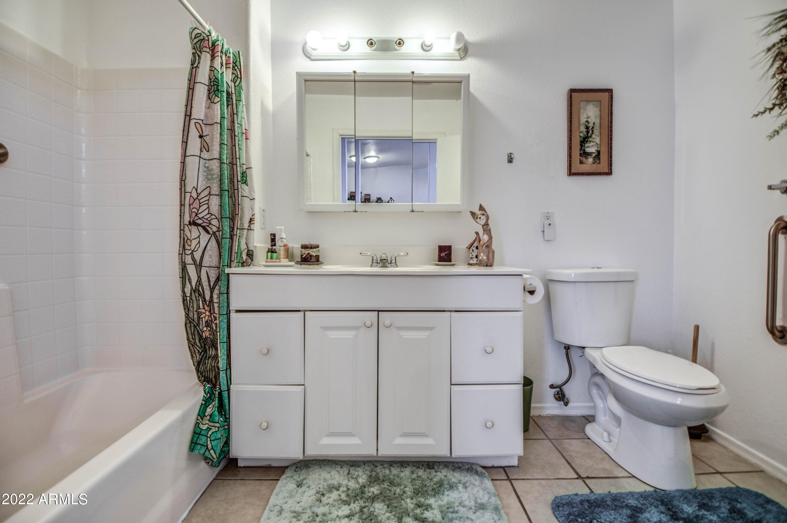 231 W 22ND Avenue