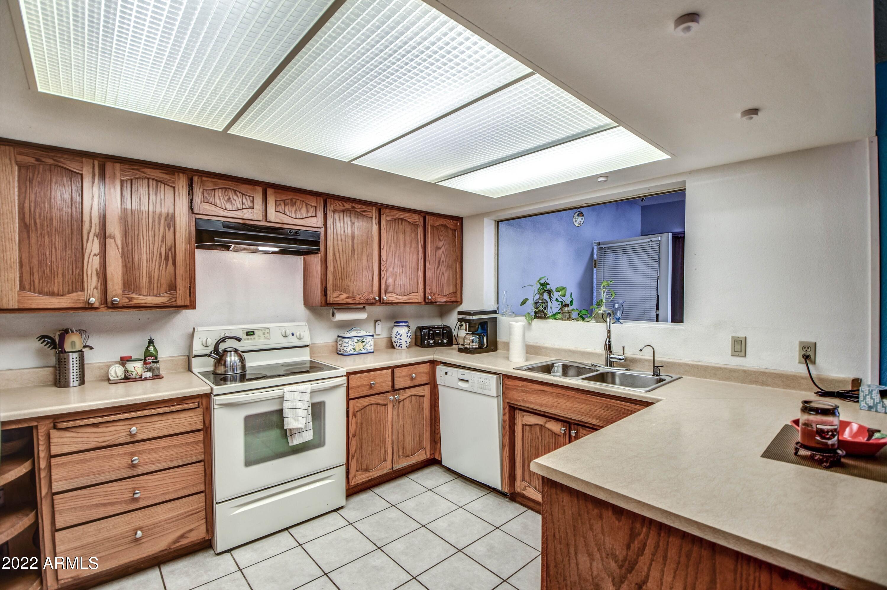 231 W 22ND Avenue