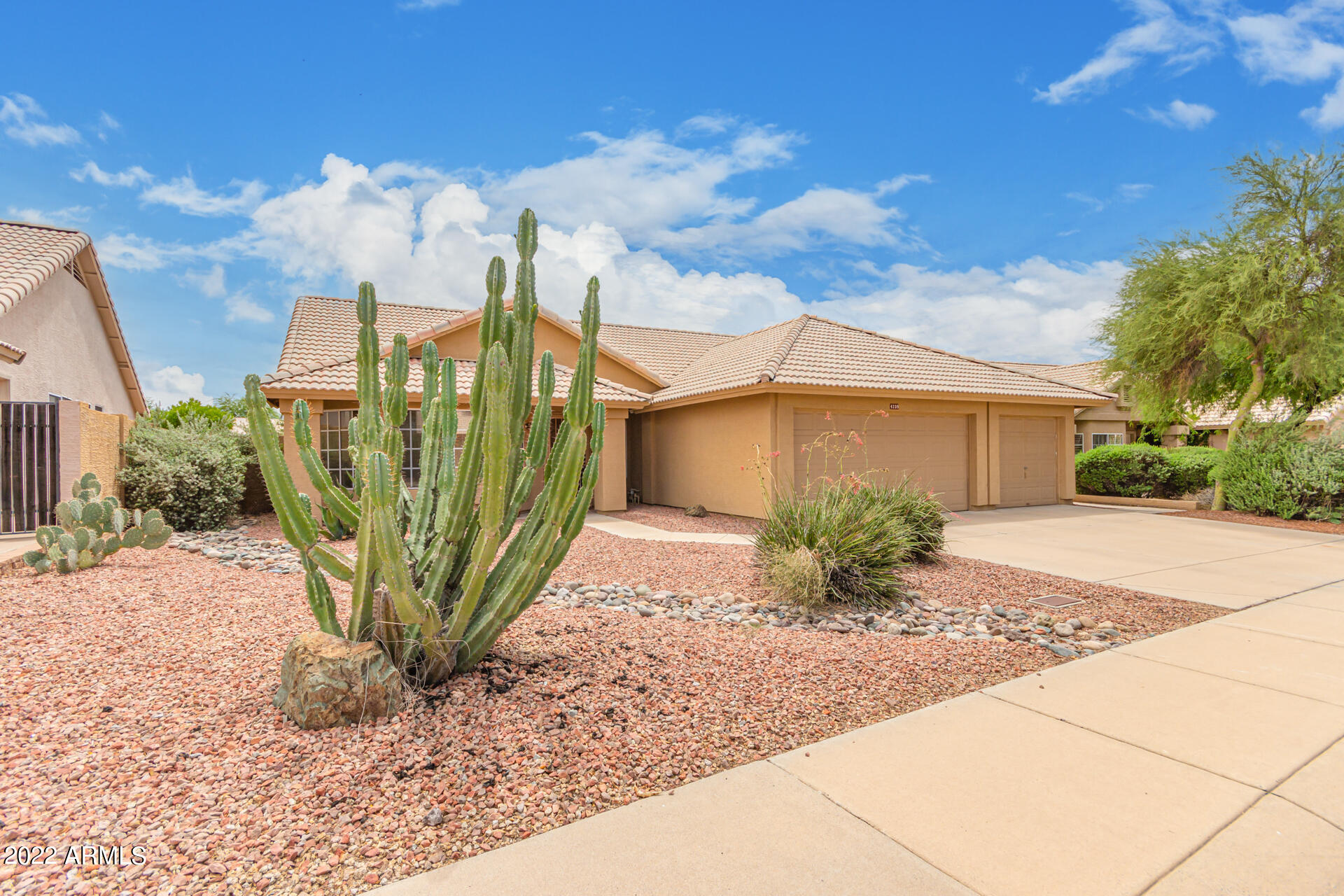 4239 E RANCHO TIERRA Drive