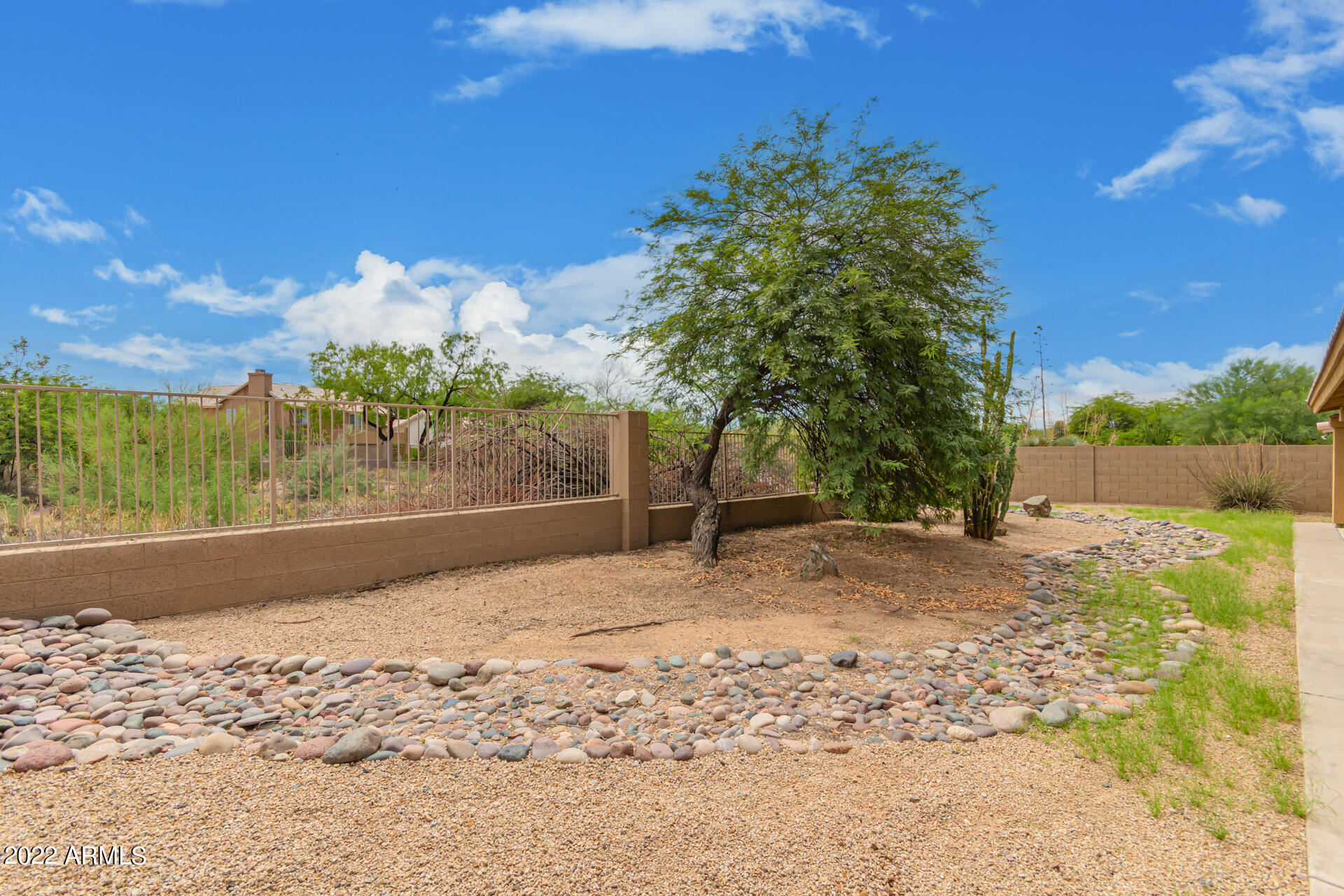 4239 E RANCHO TIERRA Drive