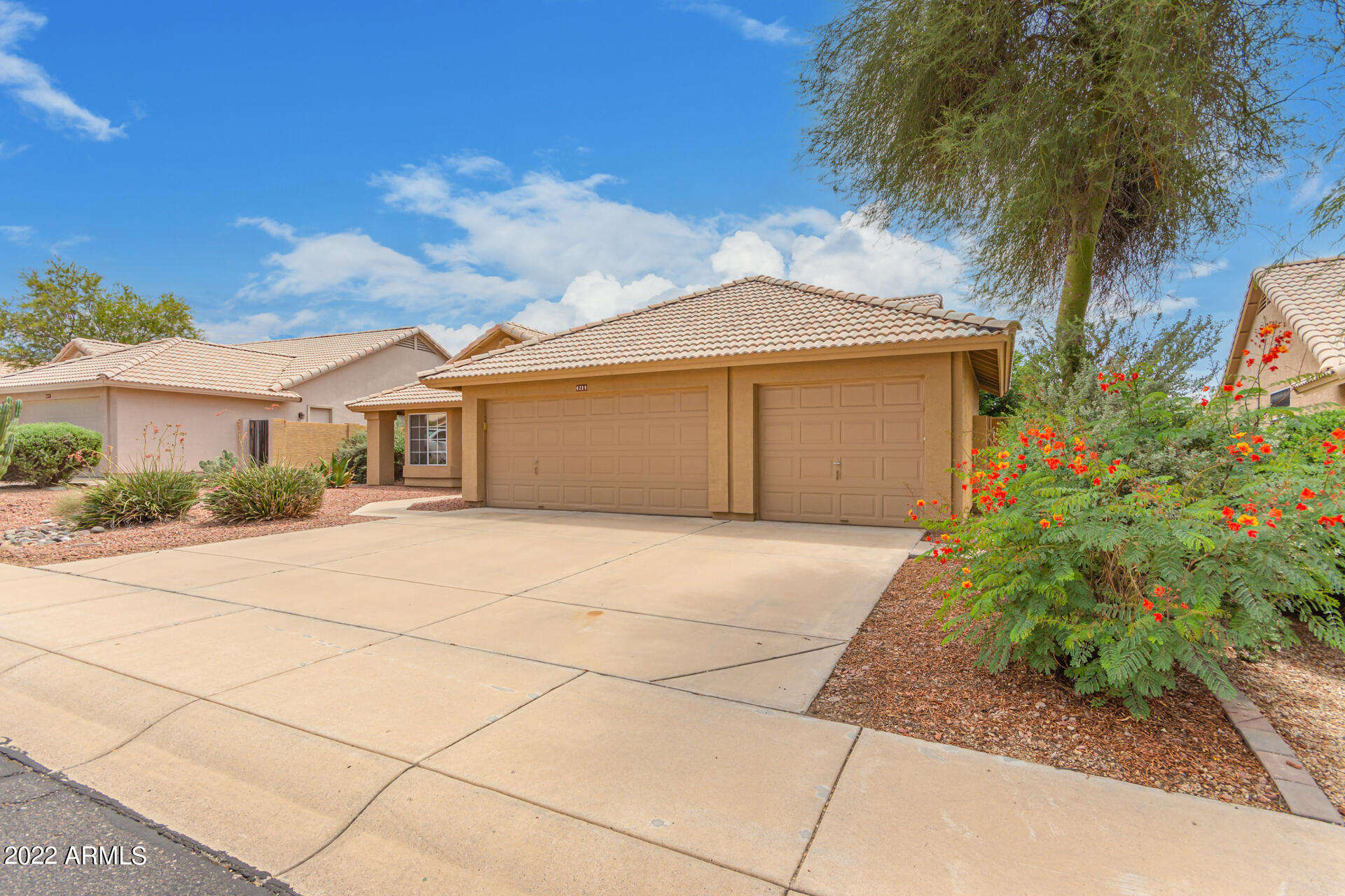 4239 E RANCHO TIERRA Drive