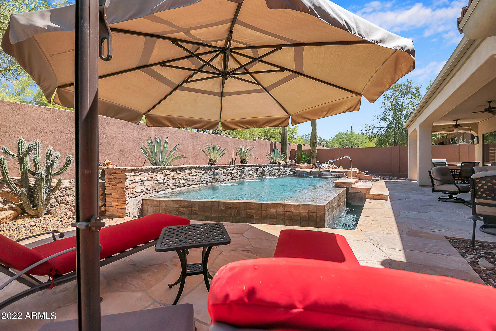2354 W SHADOW GLEN Court