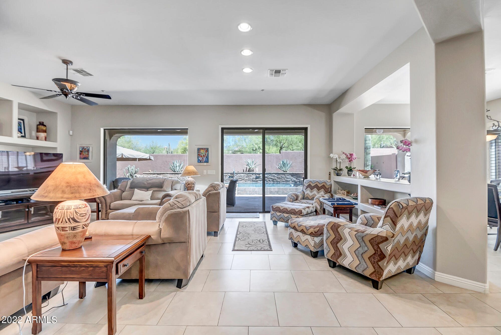 2354 W SHADOW GLEN Court
