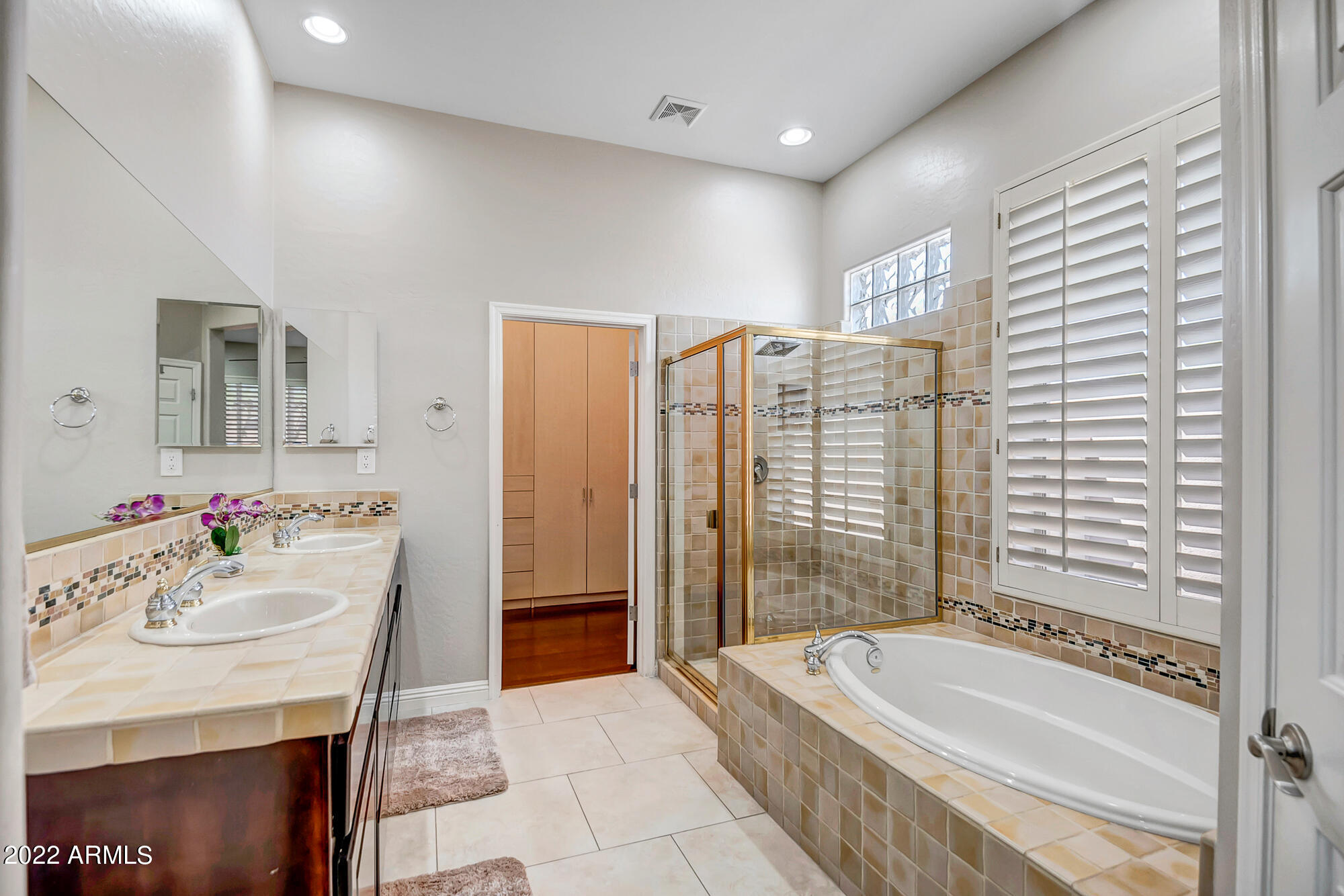 2354 W SHADOW GLEN Court